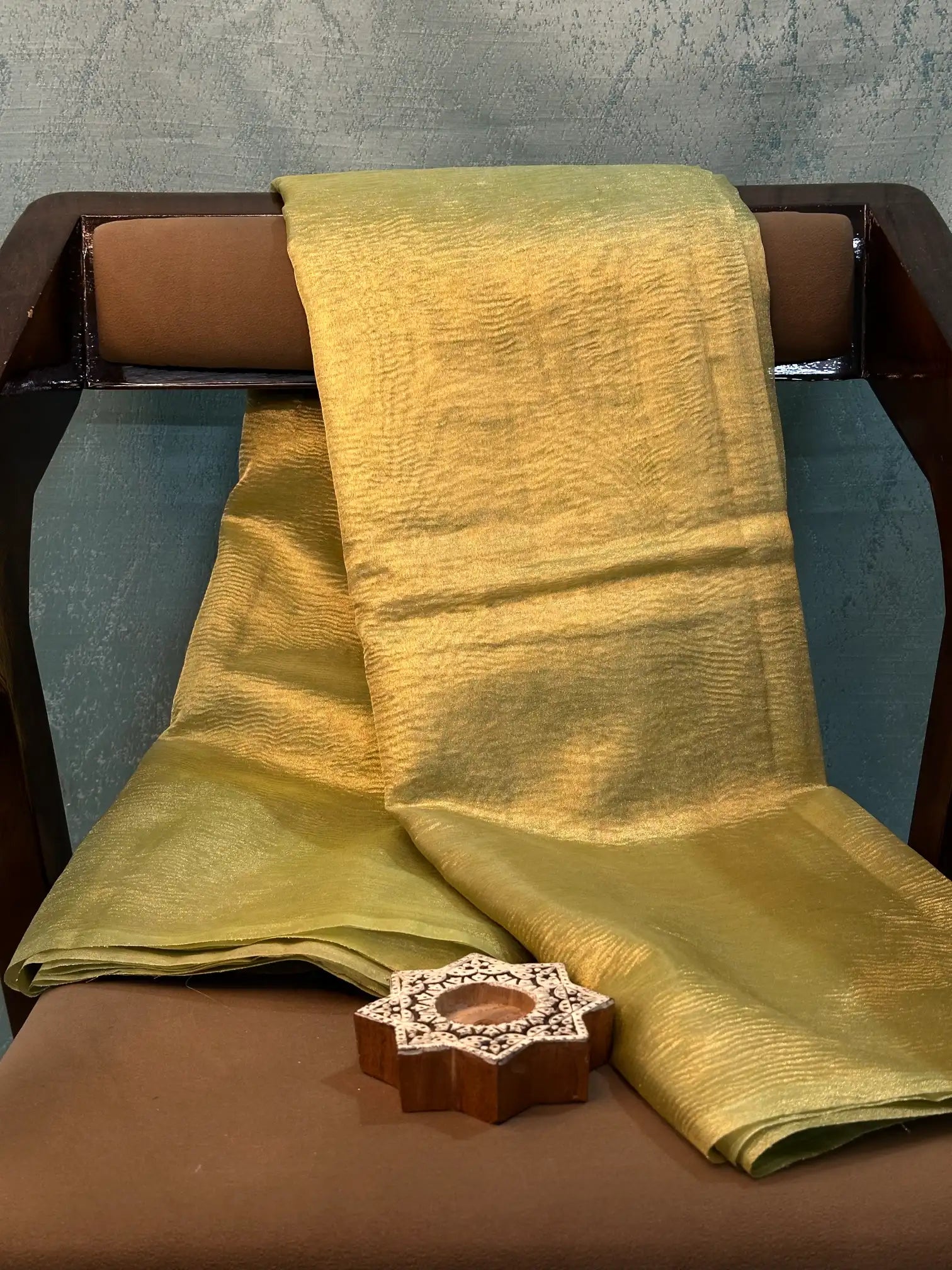 Contemporary Weave Kora Tissue Silk Banarasi Saree