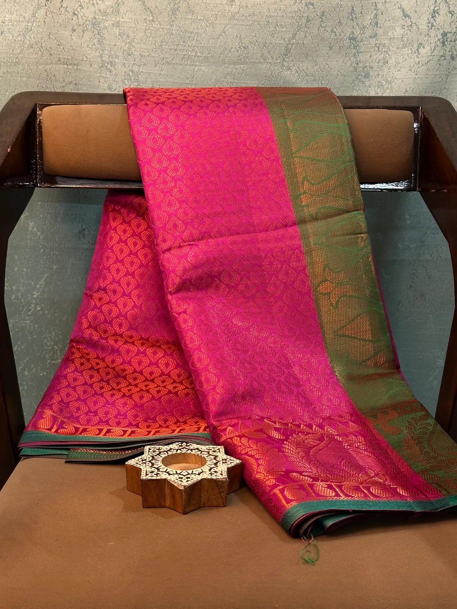 Contemporary Weave Kora Tissue Silk Banarasi Saree