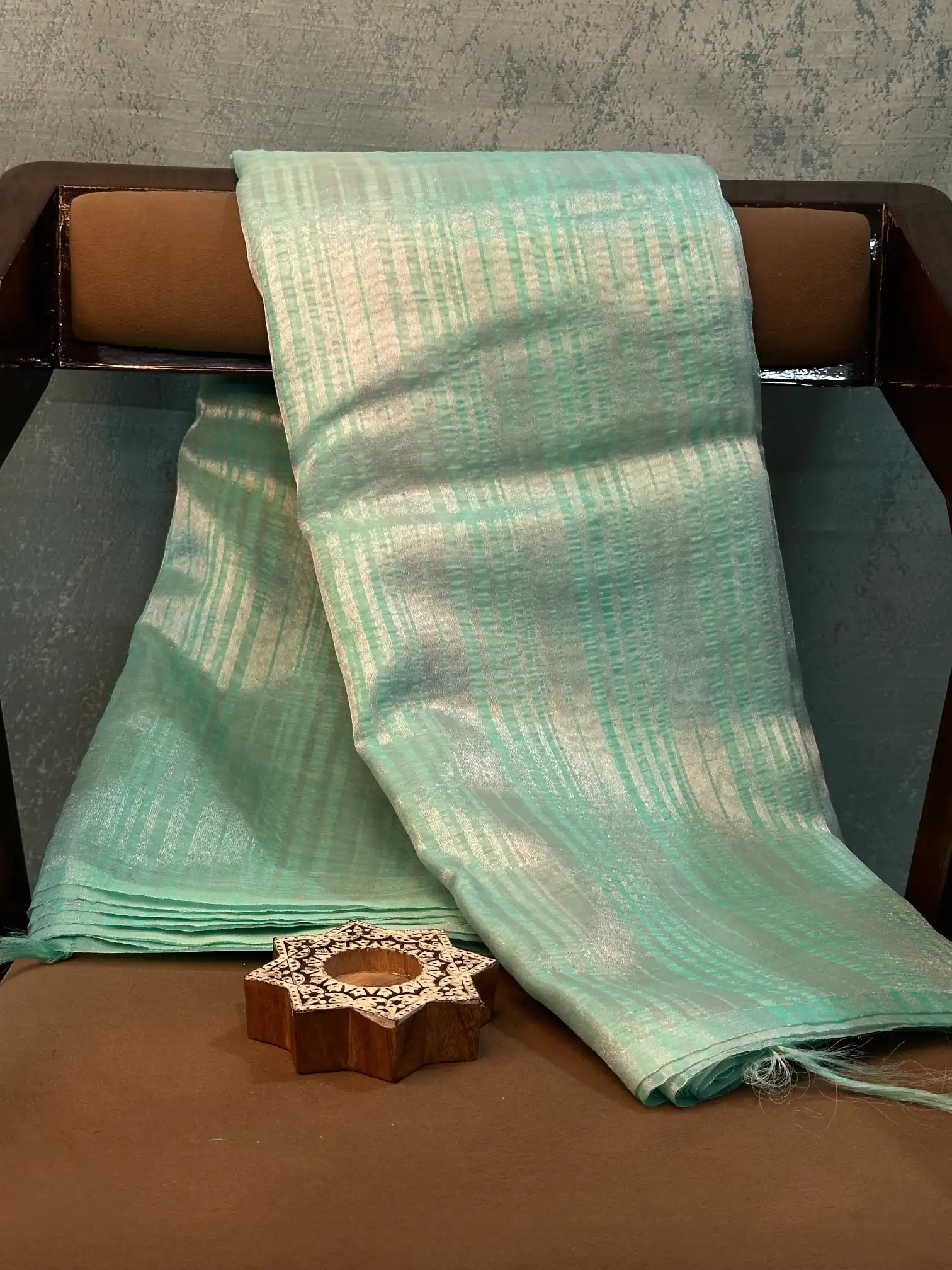 Contemporary Weave Kora Tissue Silk Banarasi Saree
