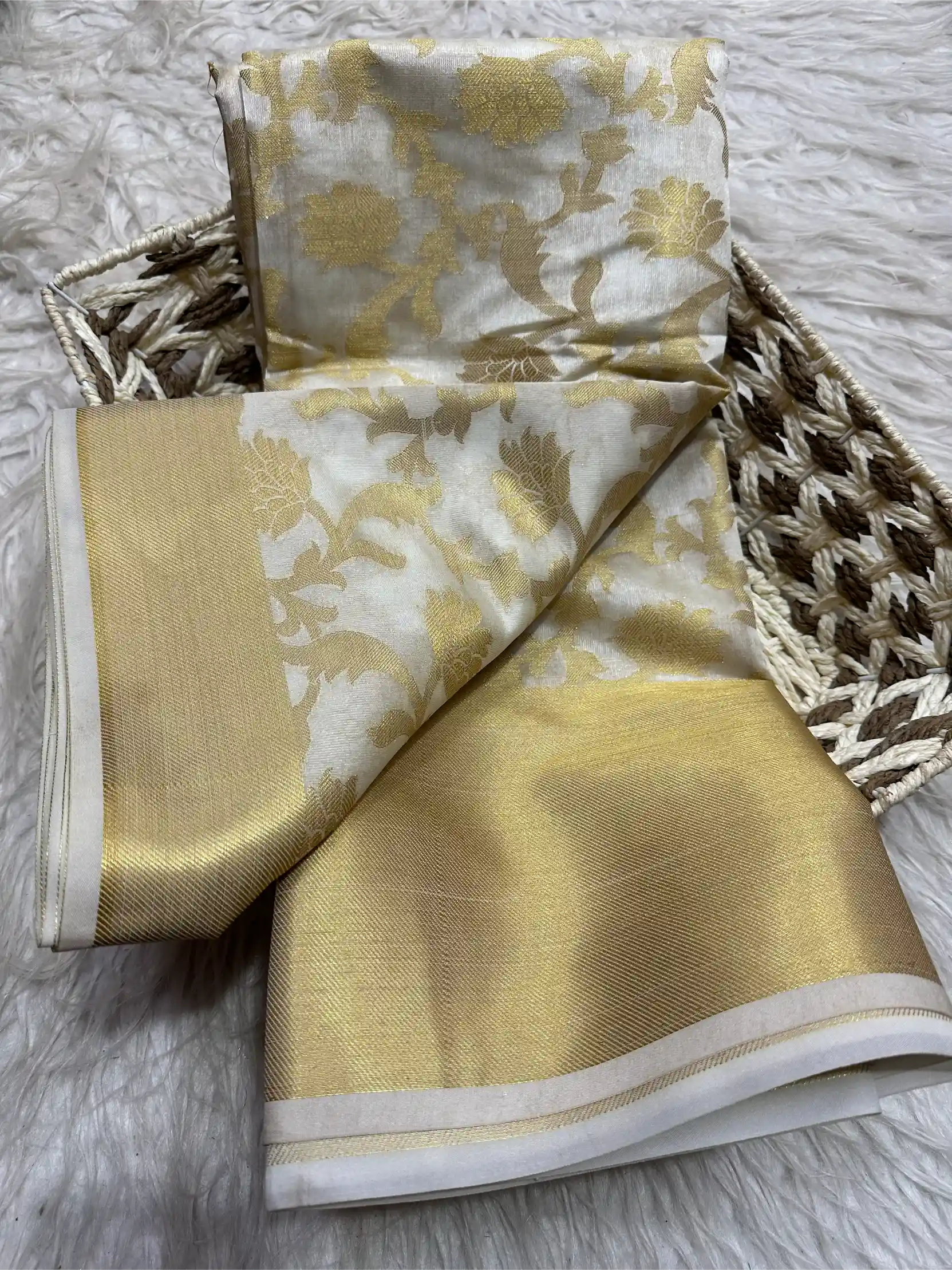 Beautiful Softsilk Eccentric Weave Banarasi Saree