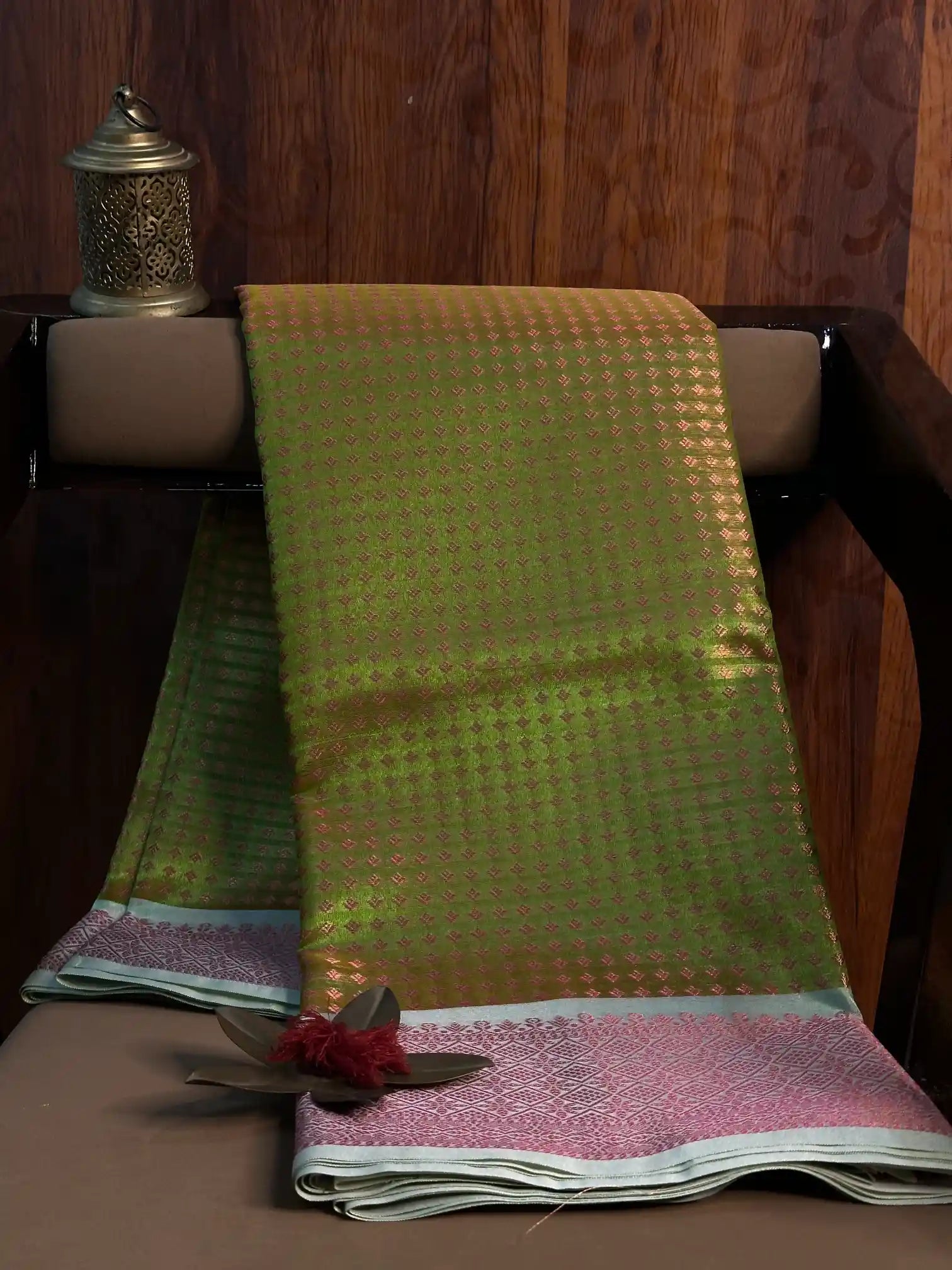 Beautiful & Classy Banarasi Weaving Banarasi Saree