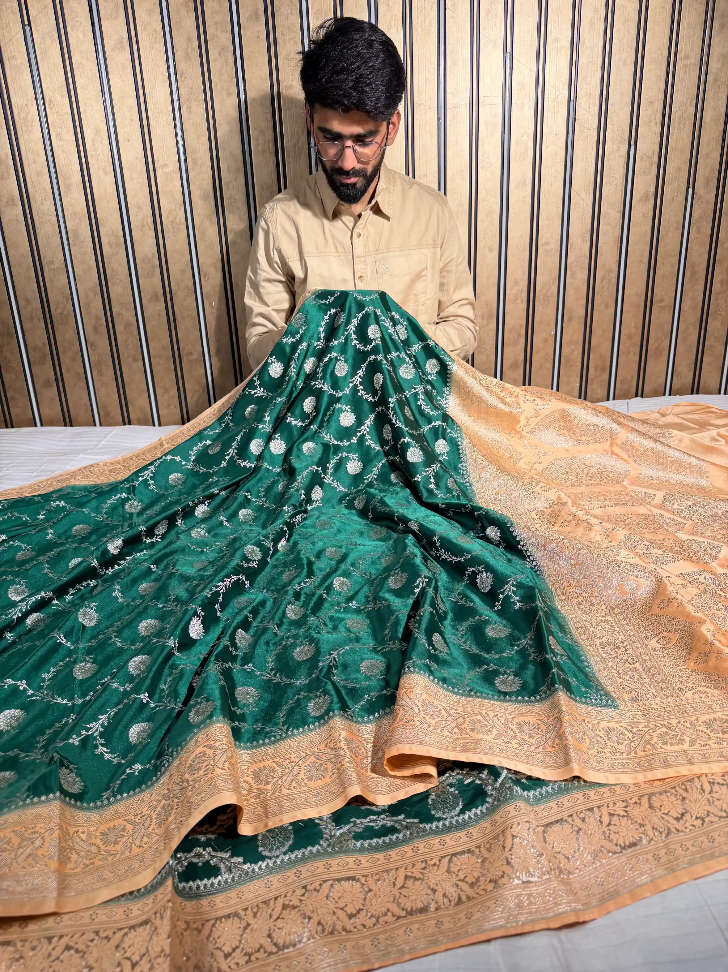 Bottle Green Contrast Mashru Katan Banarasi Saree 