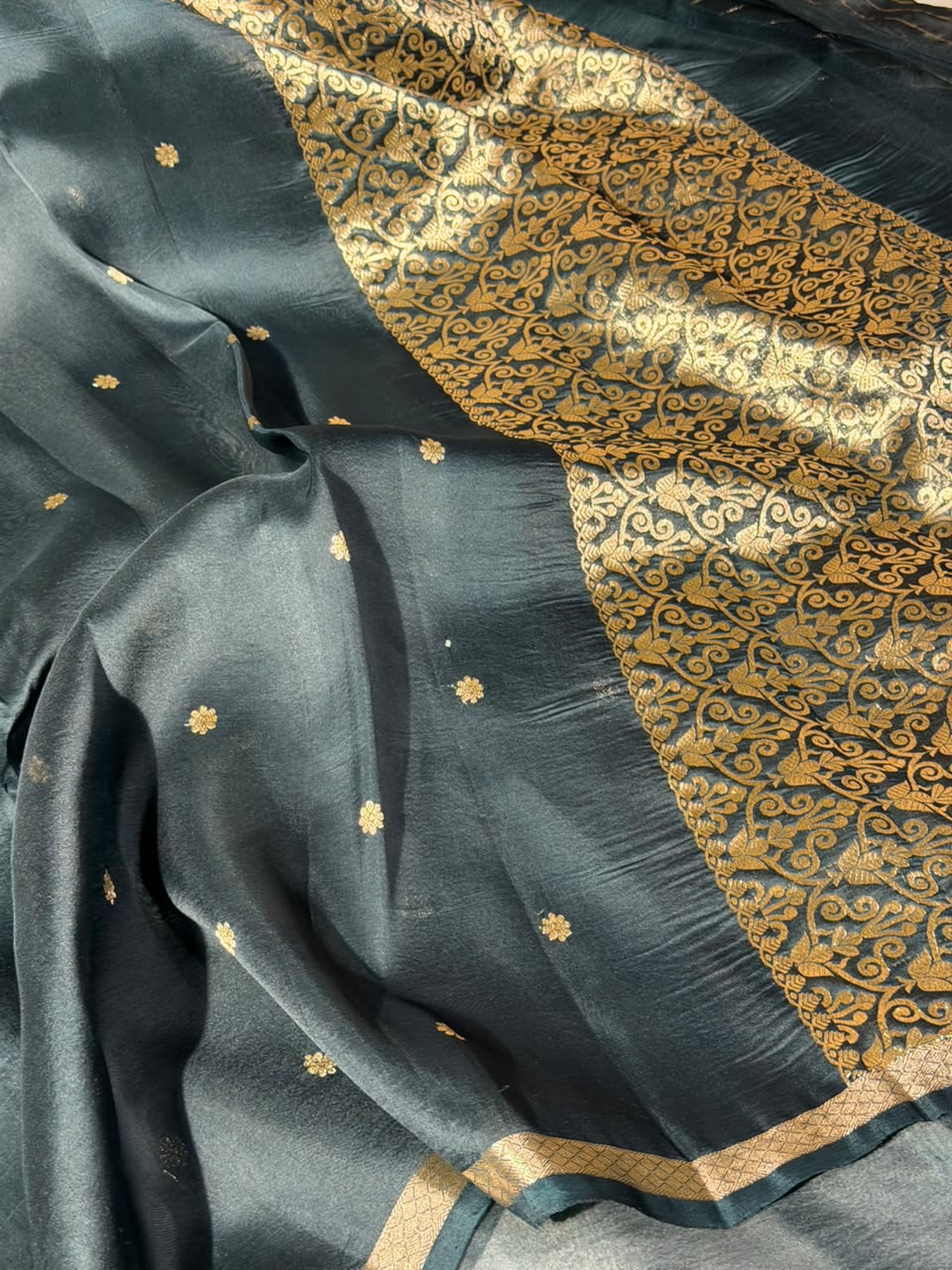 Bottle Green Handwoven Pure Organza Banarasi Saree