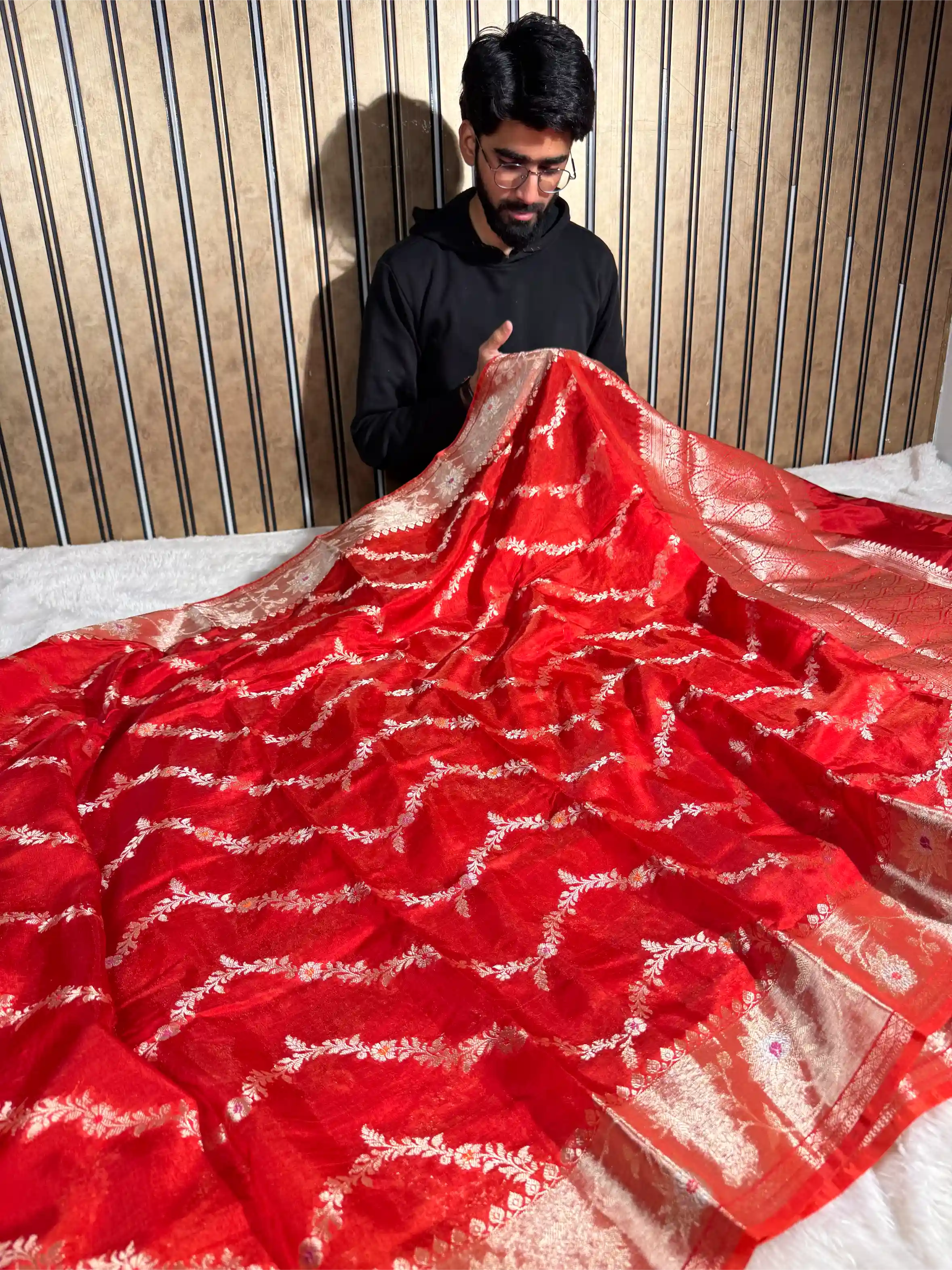 Bridal Red Chinia Silk Eccentric Meenakari Weave Banarasi Saree