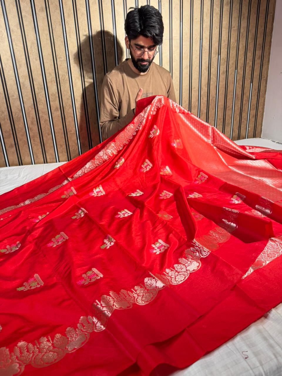 Bridal Red Chinia Silk Traditional Banarasi Saree