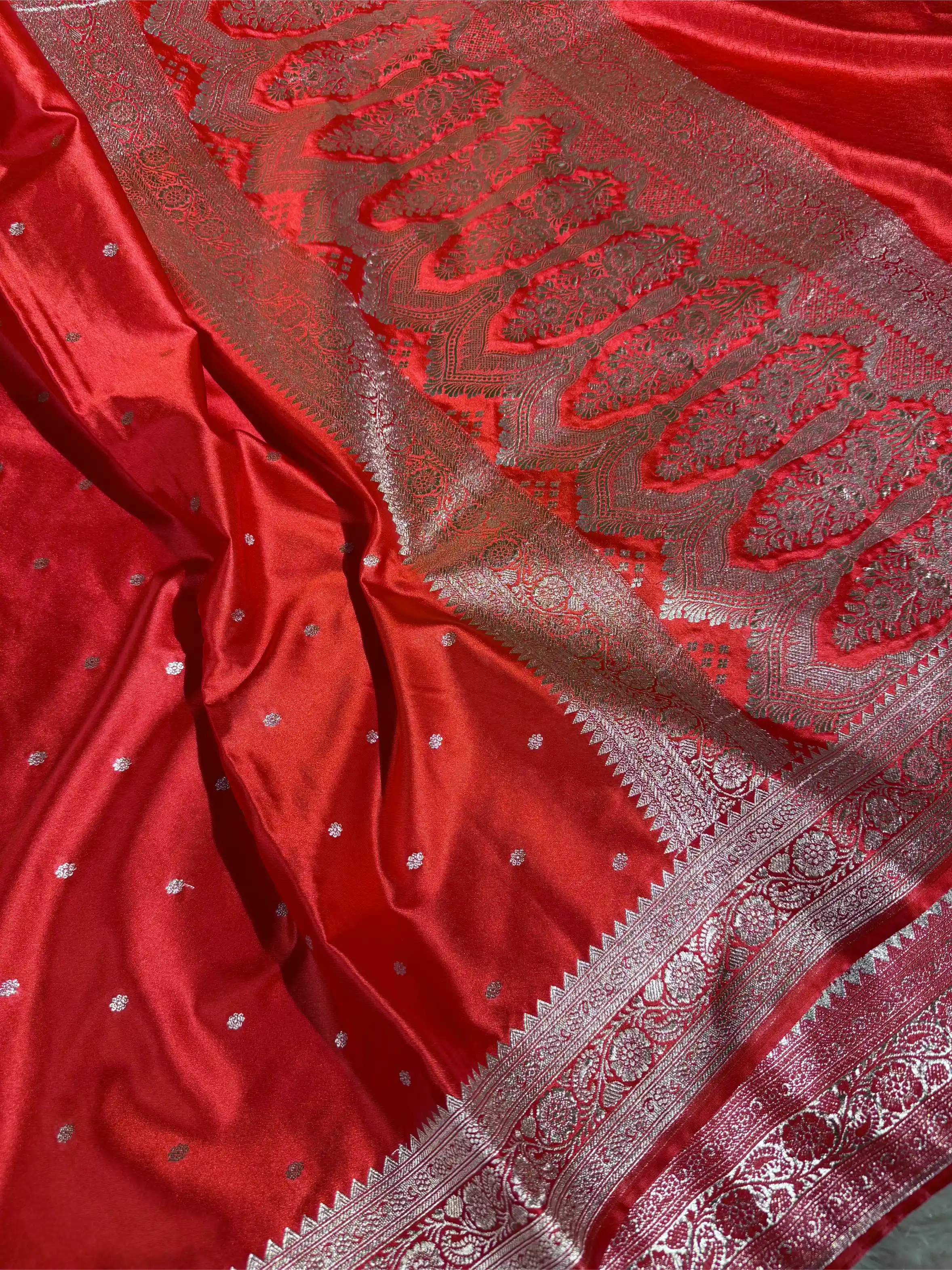 Bridal Red Mashru Katan Silk Traditional Weave Banarasi Saree