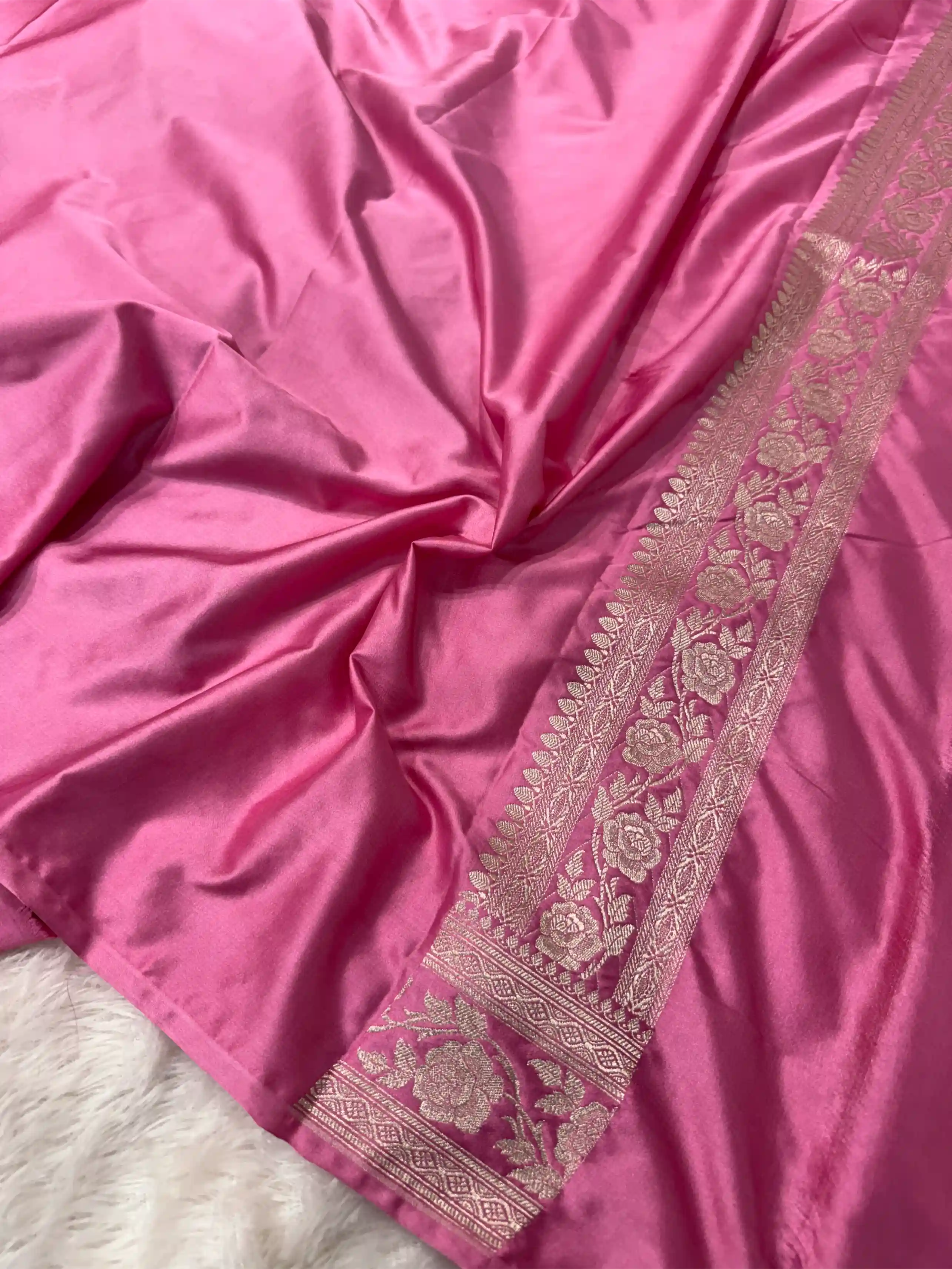 Bright Violet Mashru Katan Silk Eccentric Traditional Weave Banarasi Saree