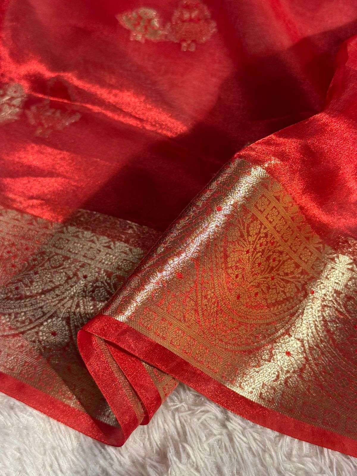 Carmine Red 100% Pure Tissue Silk Traditional Jacquard Weave Banarasi Saree