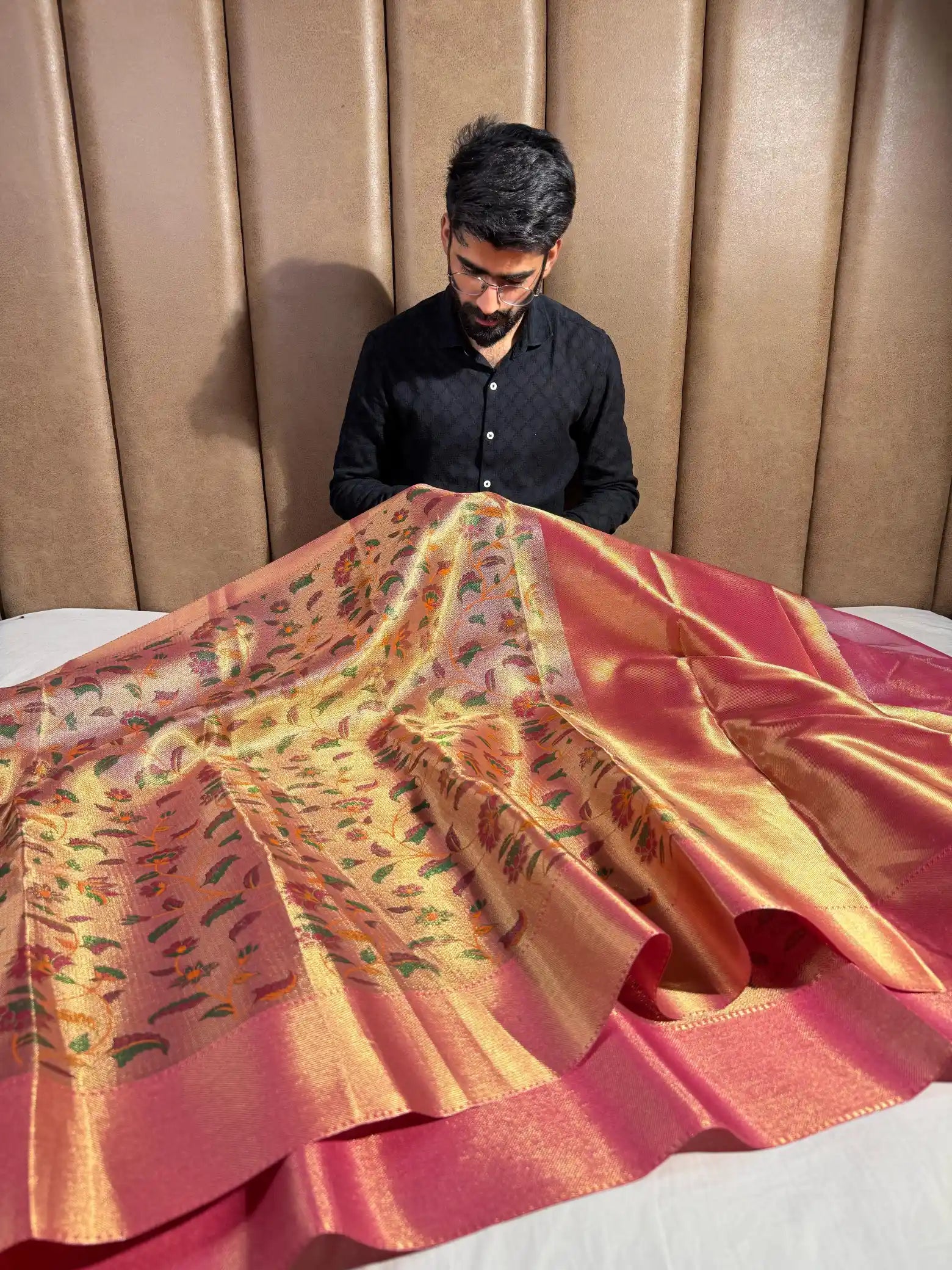 Dual Shaded Exclusive Kanjivaram Soft Tissue Silk Saree with Floral Prints in Dual Shaded Texture