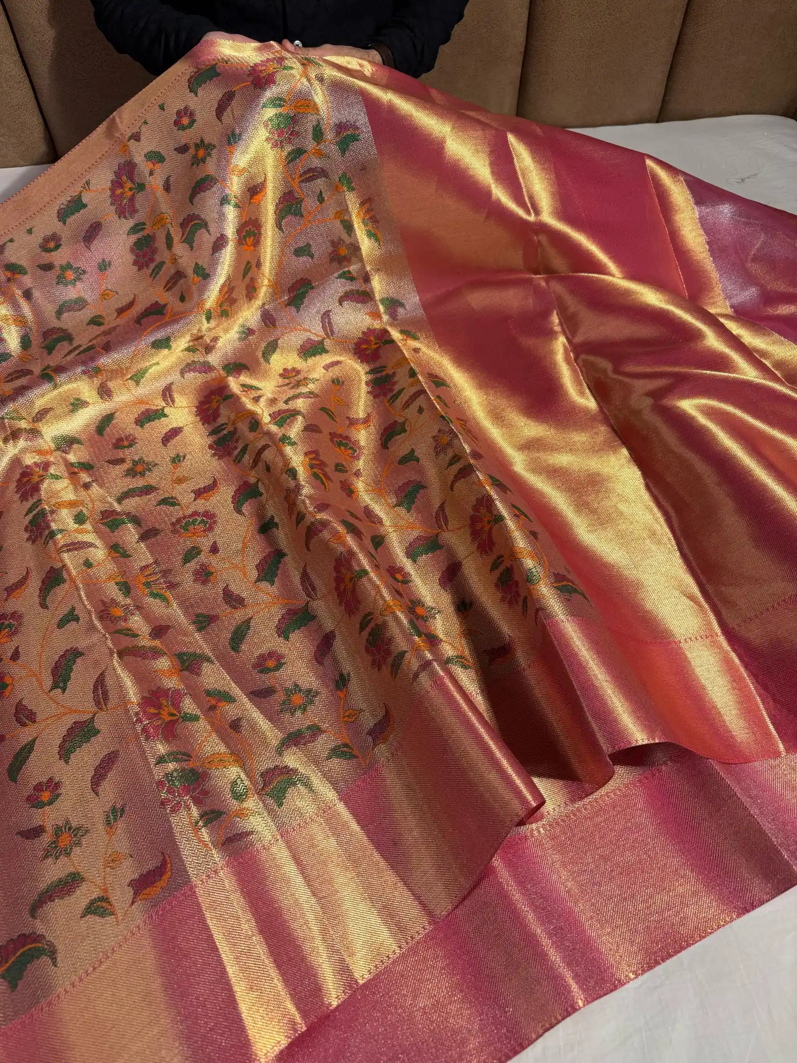 Dual Shaded Exclusive Kanjivaram Soft Tissue Silk Saree with Floral Prints in Dual Shaded Texture