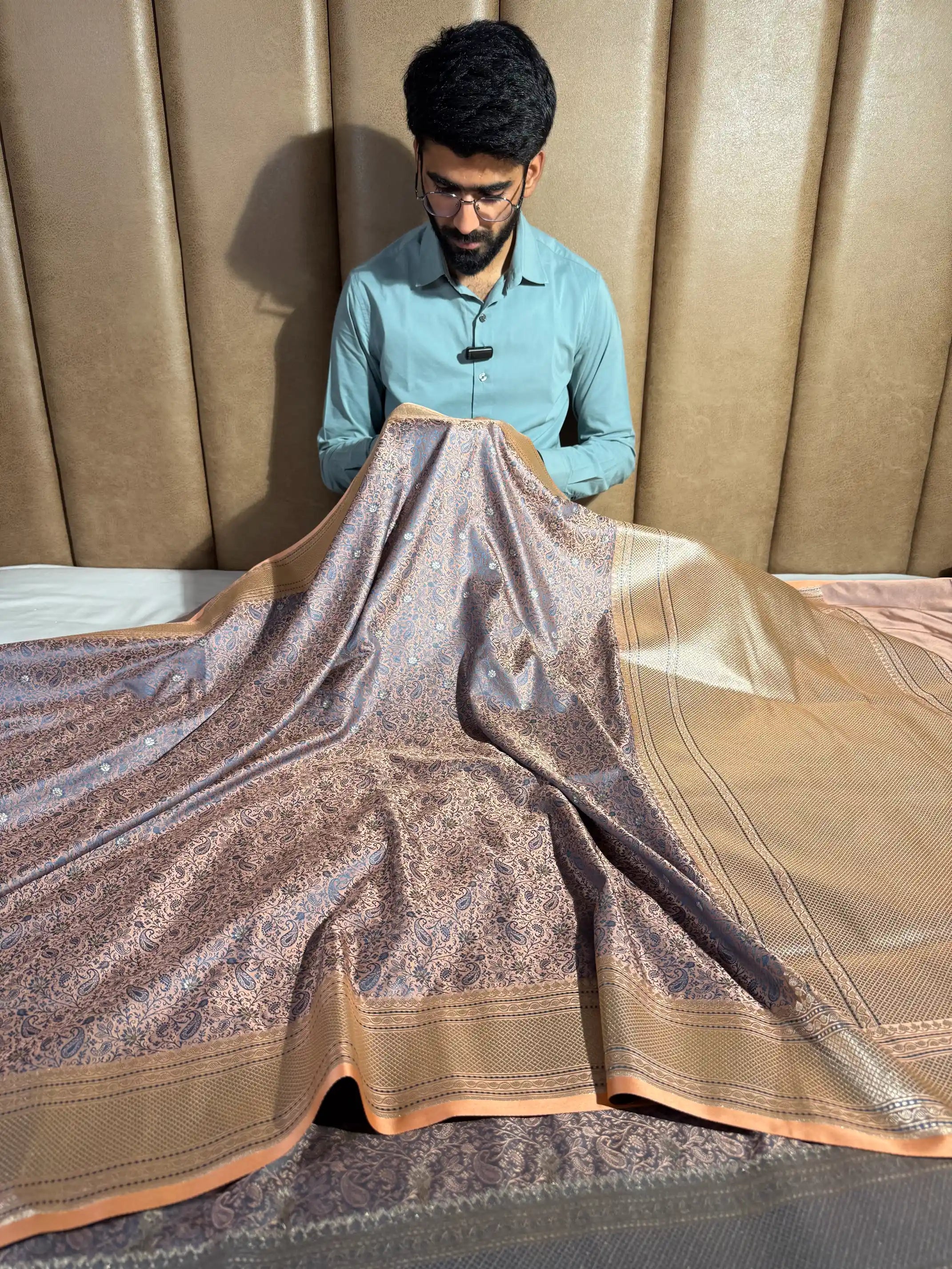Dual Shaded Mashru Katan Silk Intricate Tanchui Weave Banarasi Saree