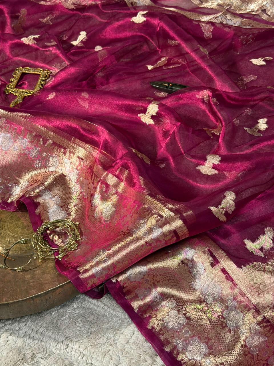 Dual Shaded Rani Pink 100% Pure Tissue Silk Jacquard Weave Banarasi Saree
