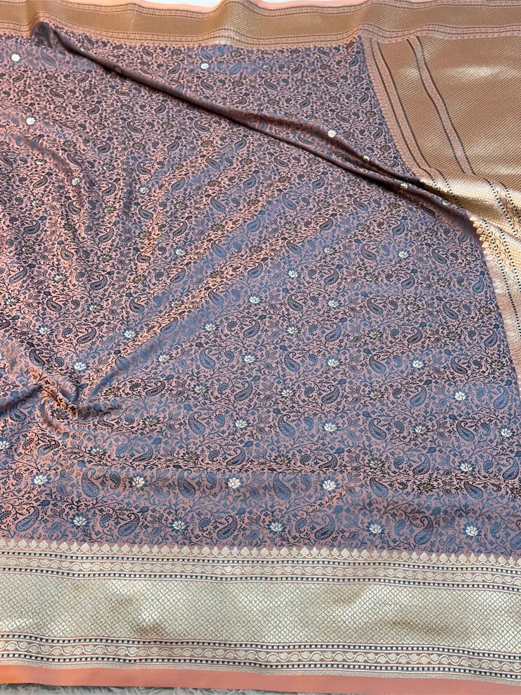 Dual Shaded Mashru Katan Silk Intricate Tanchui Weave Banarasi Saree