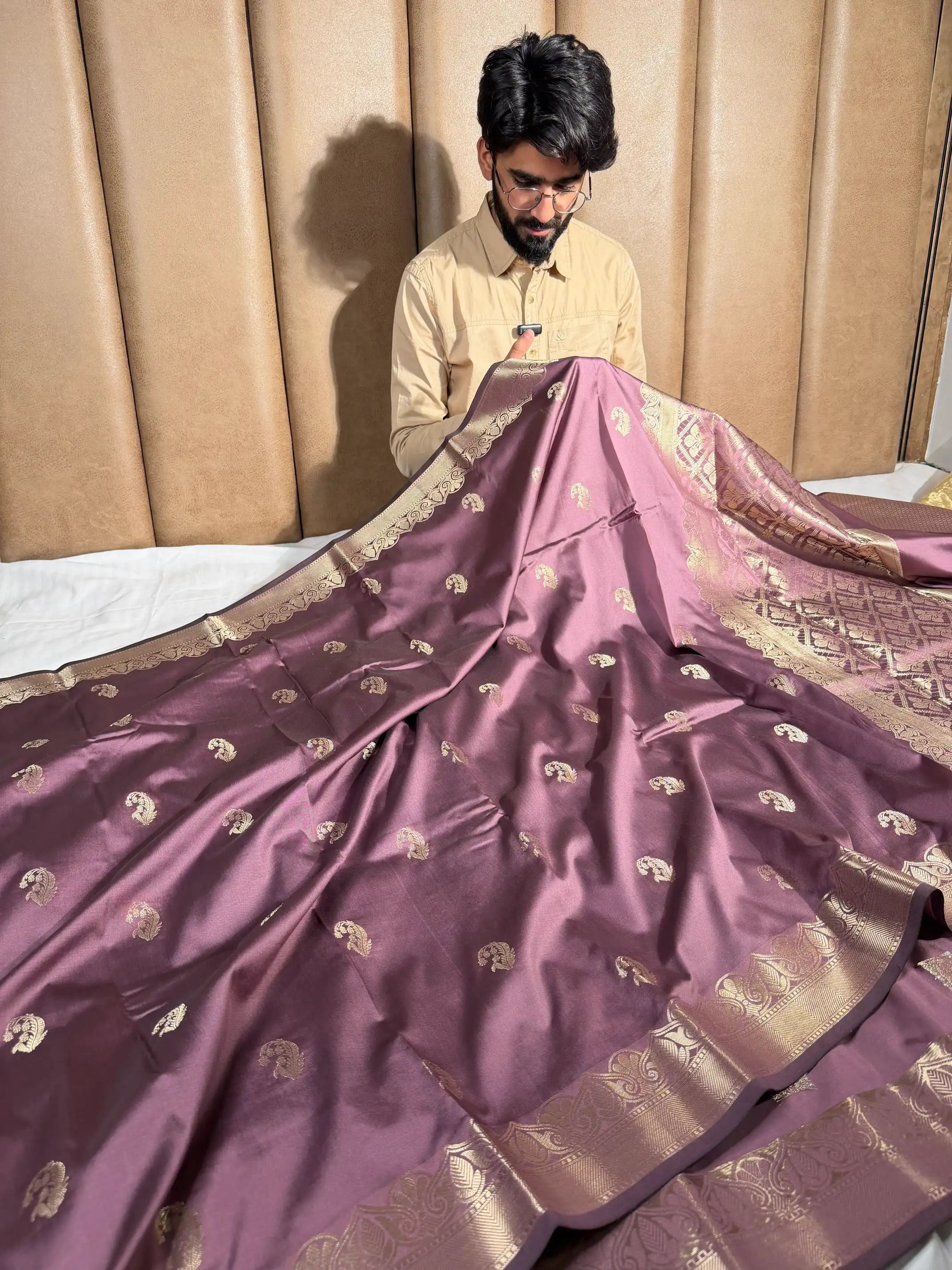 Dusty shade Traditional Weave Softsilk Banarasi Saree 