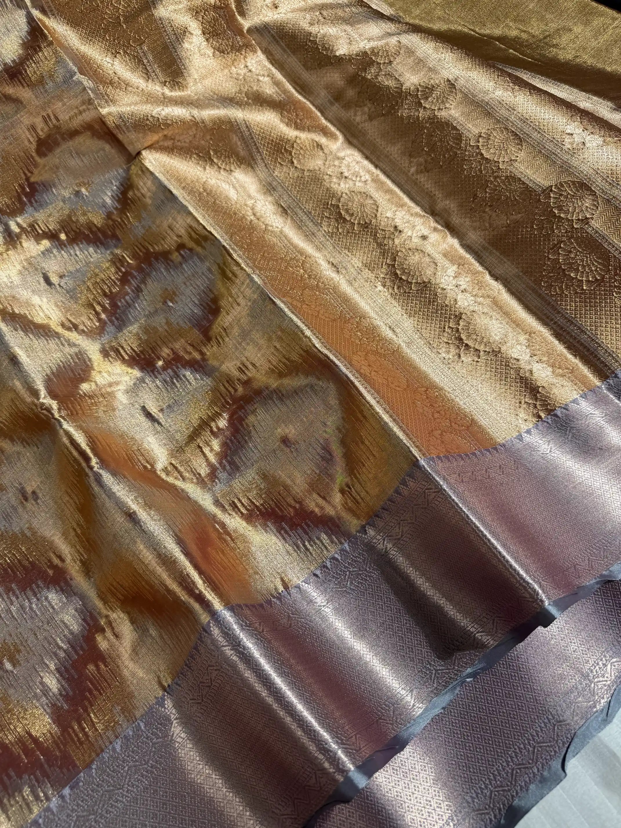 Eccentric Beautiful Shades in Katan Tissue Silk Banarasi Saree with Abstract Weave