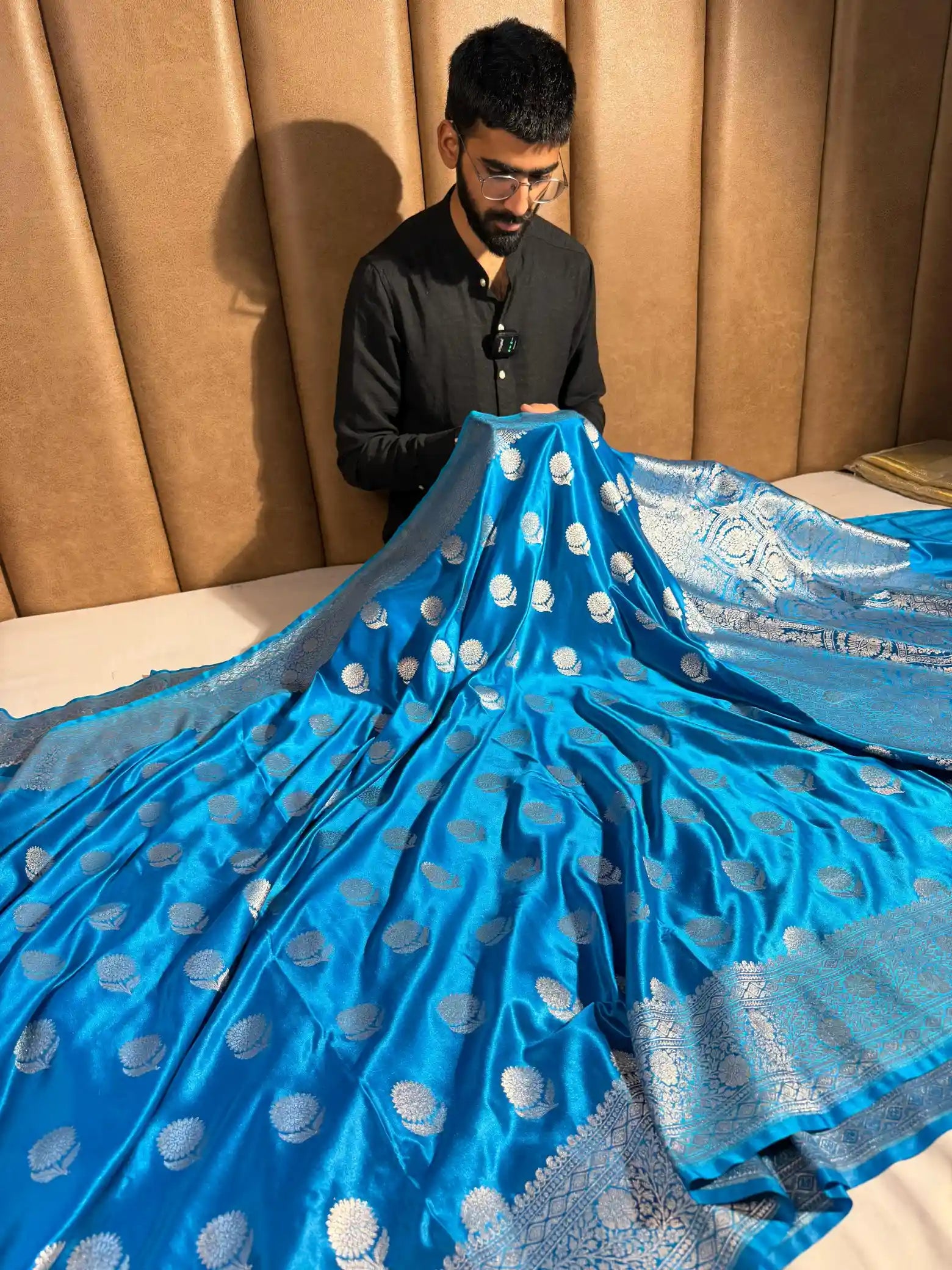 Eccentric Emerald Blue Shade Mashru Katan Silk Banarasi Saree with Traditional Jacquard Weave