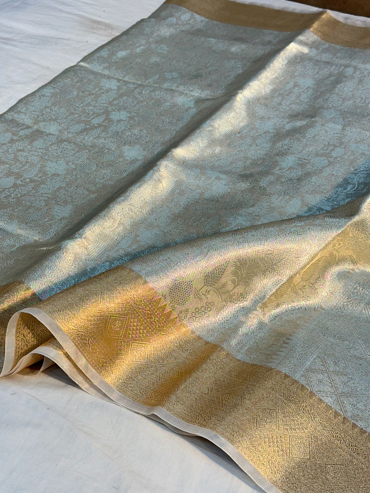 Eccentric Pure Tissue Silk Embossed Brocade Weave Banarasi Saree