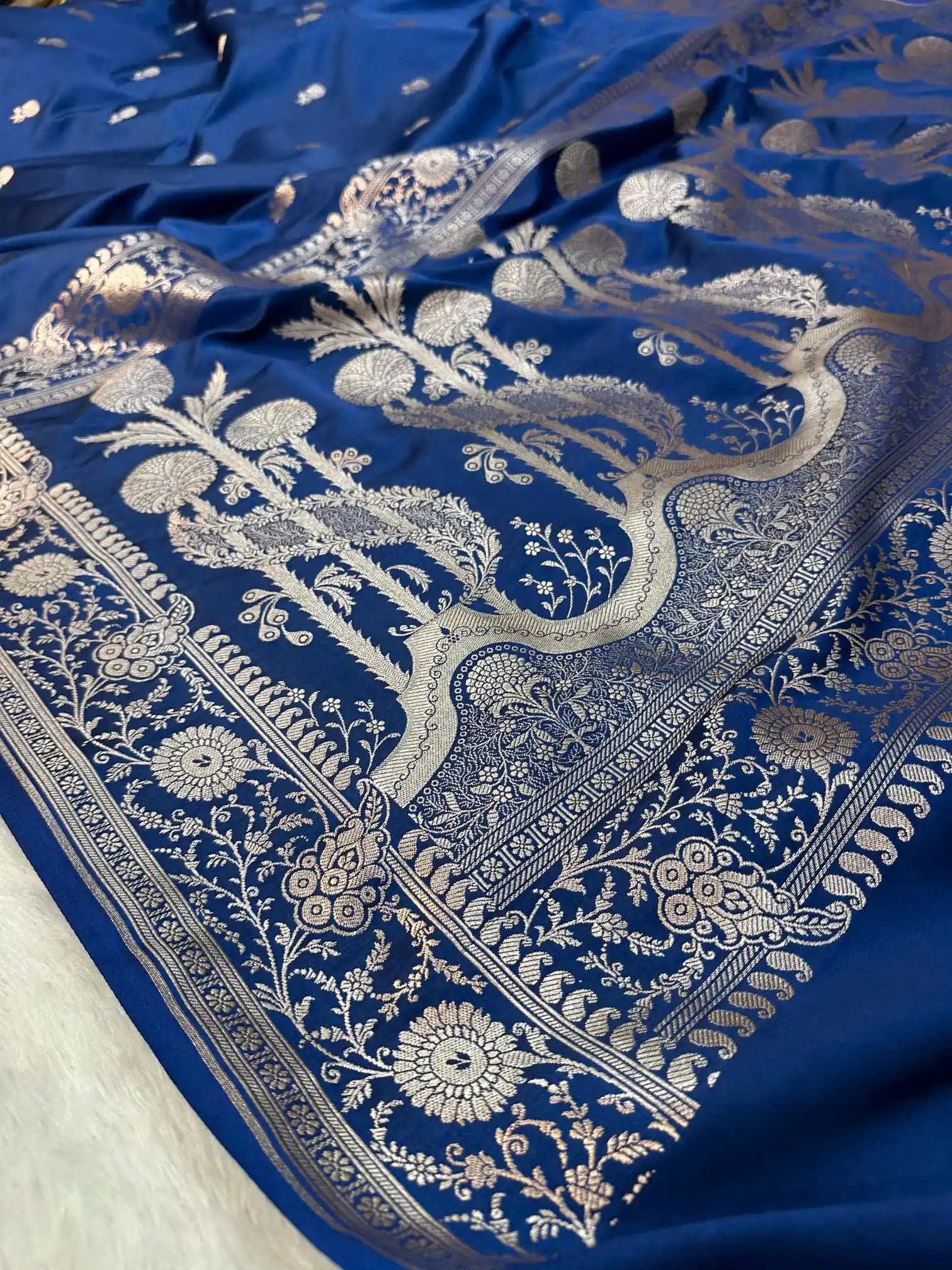 Eccentric Royal Blue Shade Mashru Katan Silk Banarasi Saree