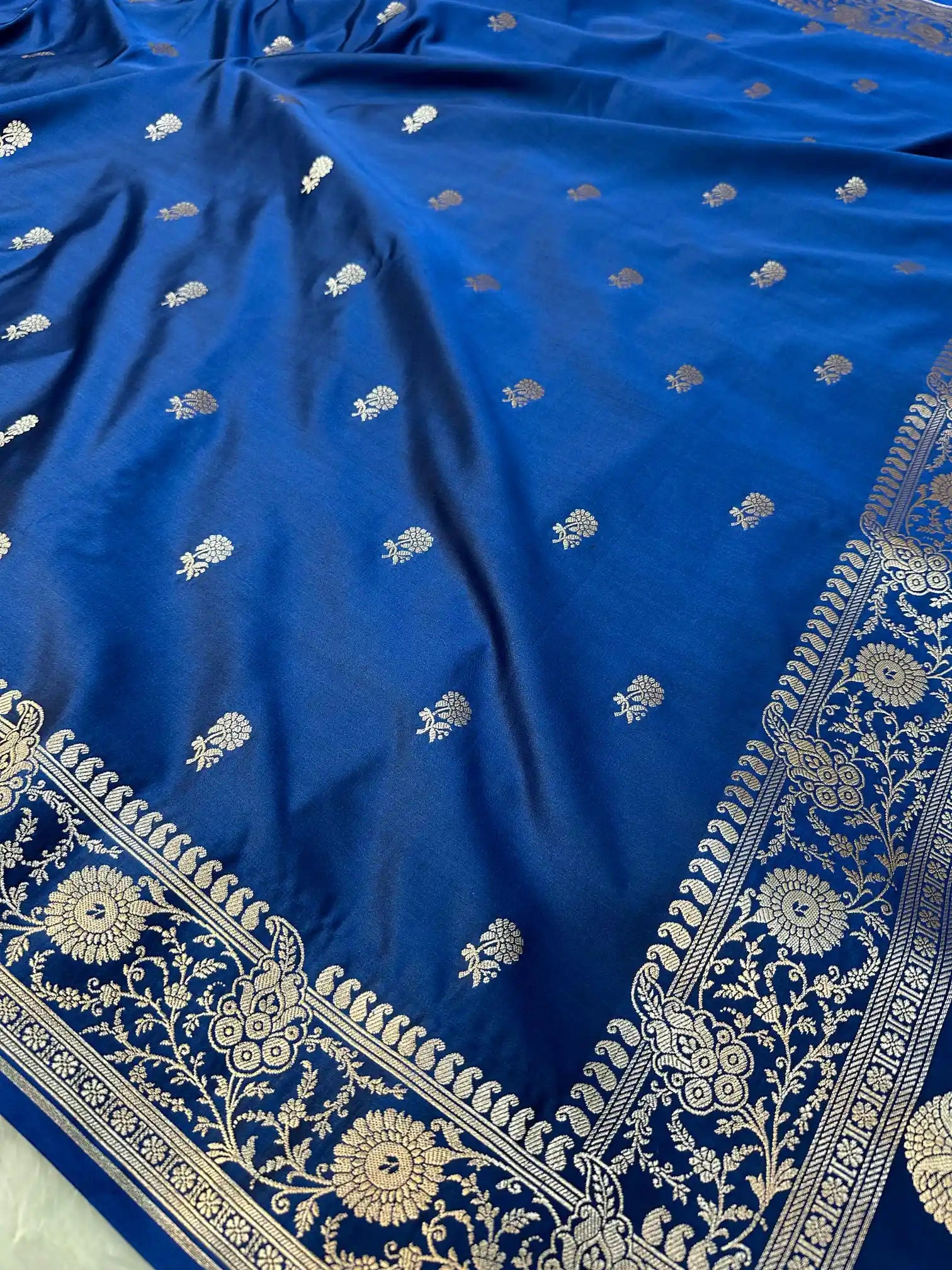 Eccentric Royal Blue Shade Mashru Katan Silk Banarasi Saree