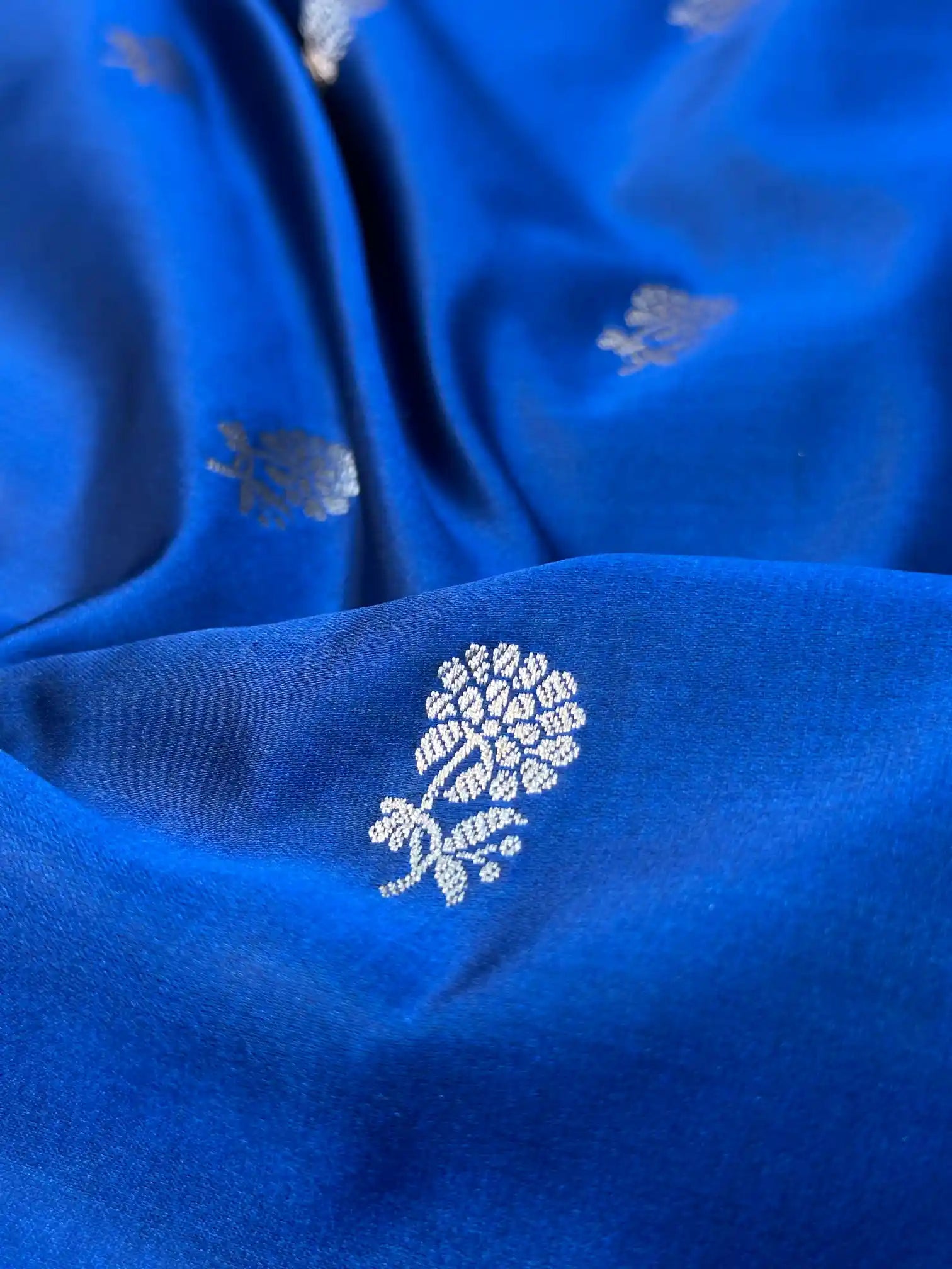 Eccentric Royal Blue Shade Mashru Katan Silk Banarasi Saree