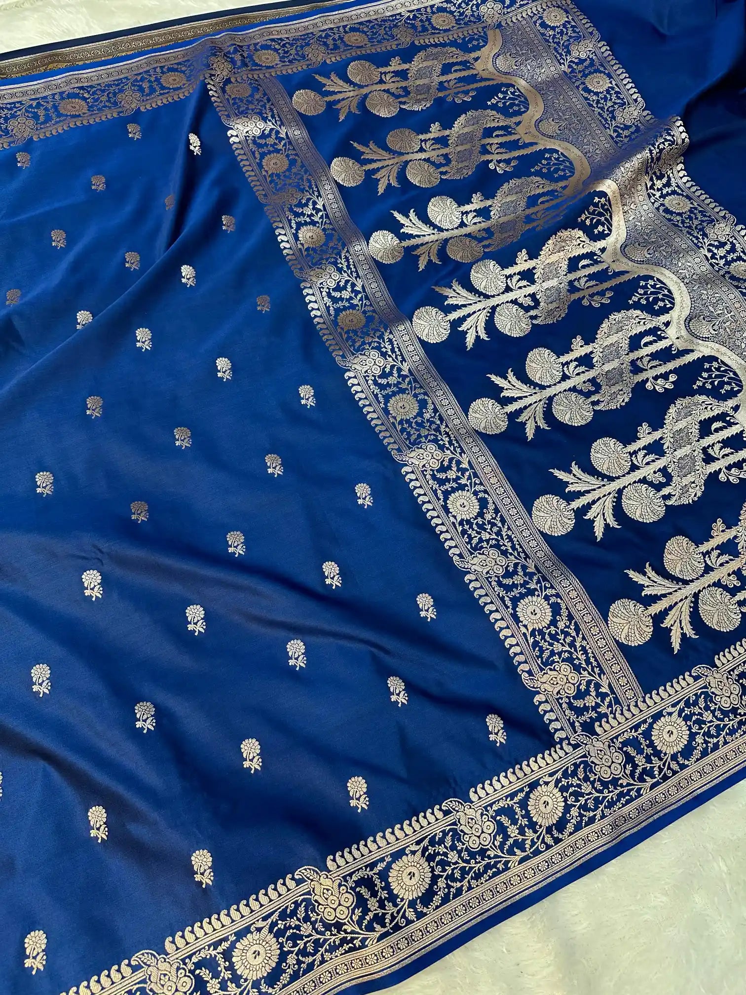 Eccentric Royal Blue Shade Mashru Katan Silk Banarasi Saree