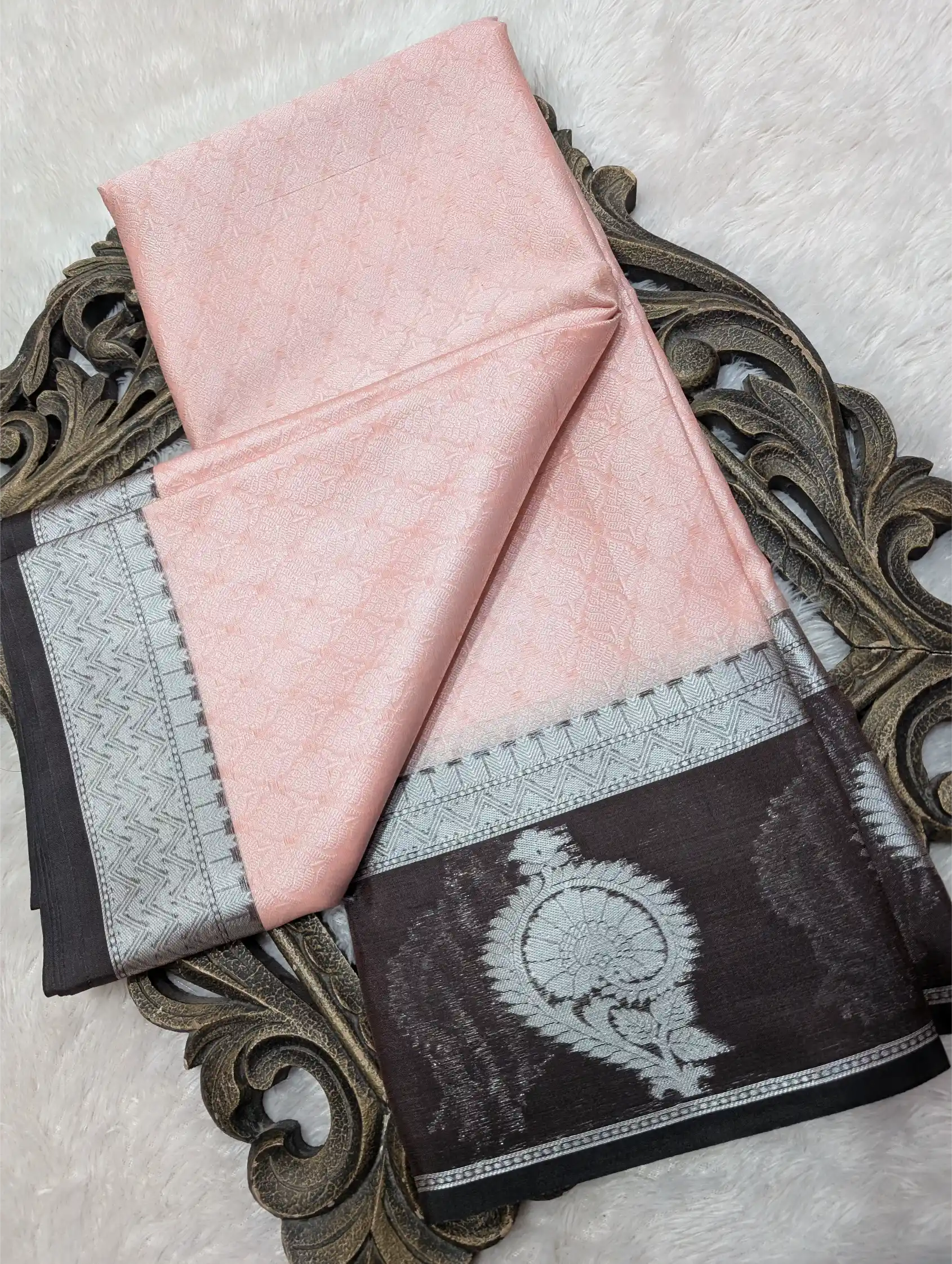 Eccentric Soft Silk Jacquard Weave Banarasi Saree