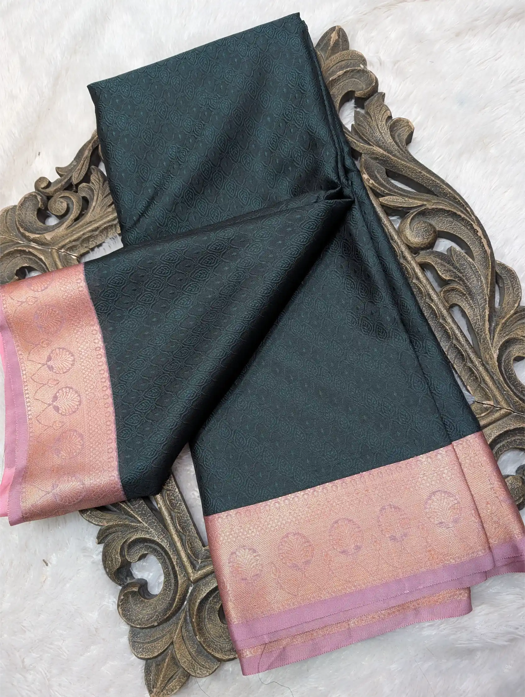 Eccentric Soft Silk Jacquard Weave Banarasi Saree