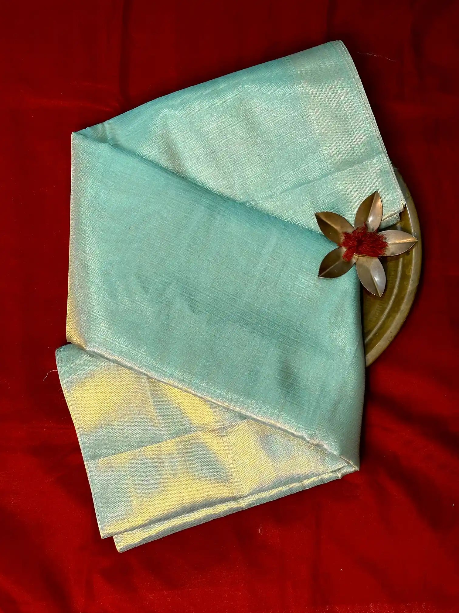 Eccentric Soft Tissue Traditional Jacquard Banarasi Saree