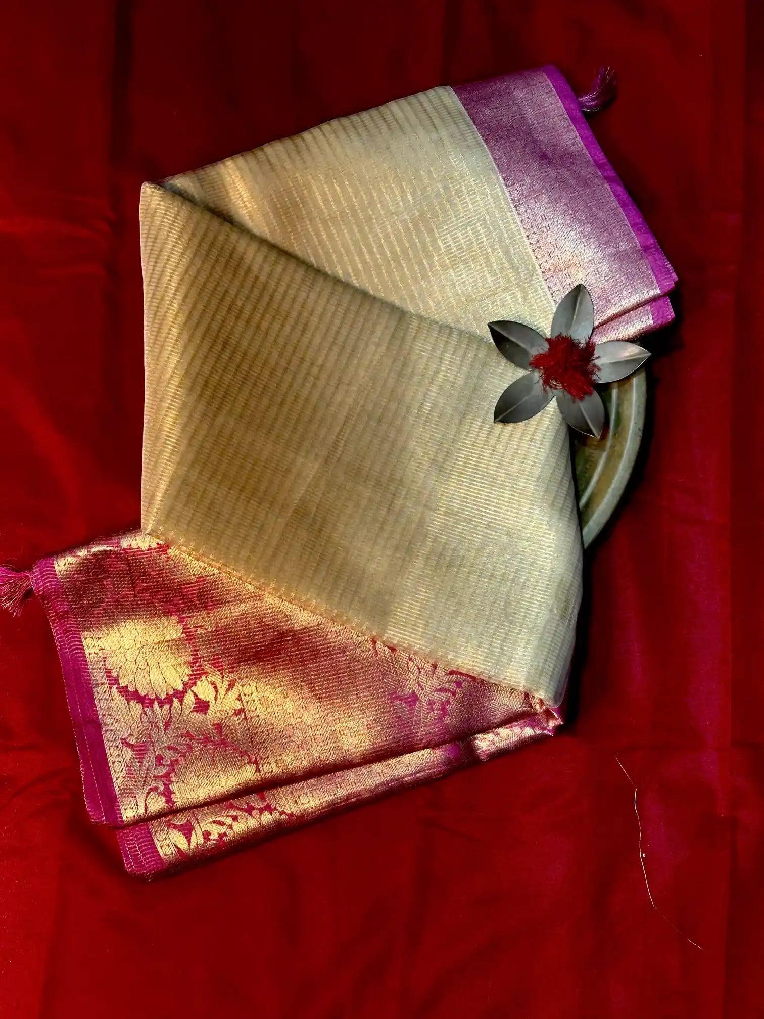 Eccentric Soft Tissue Traditional Jacquard Banarasi Saree