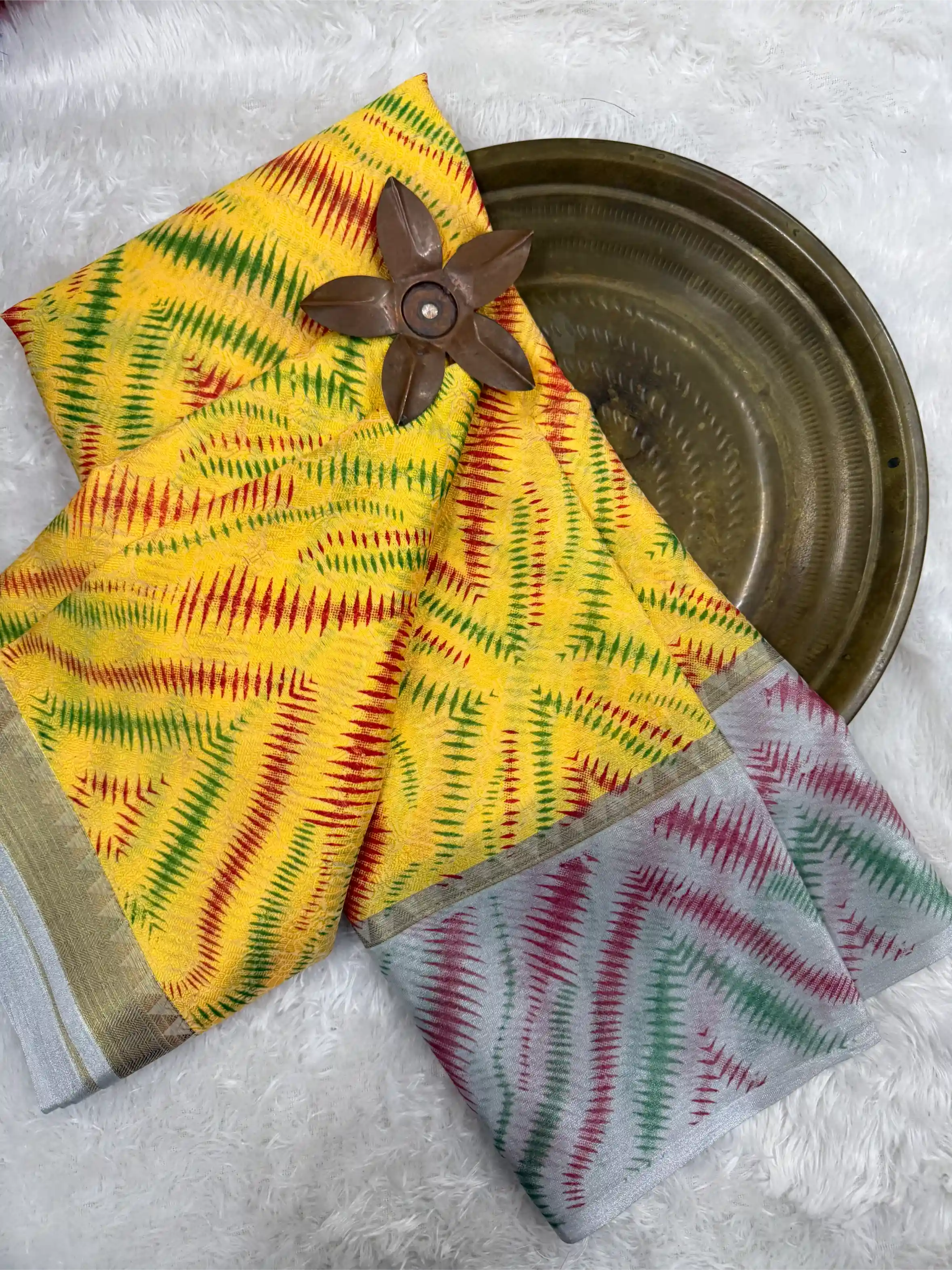 Eccentric Softsilk Traditional Jacquard Weave Banarasi Saree