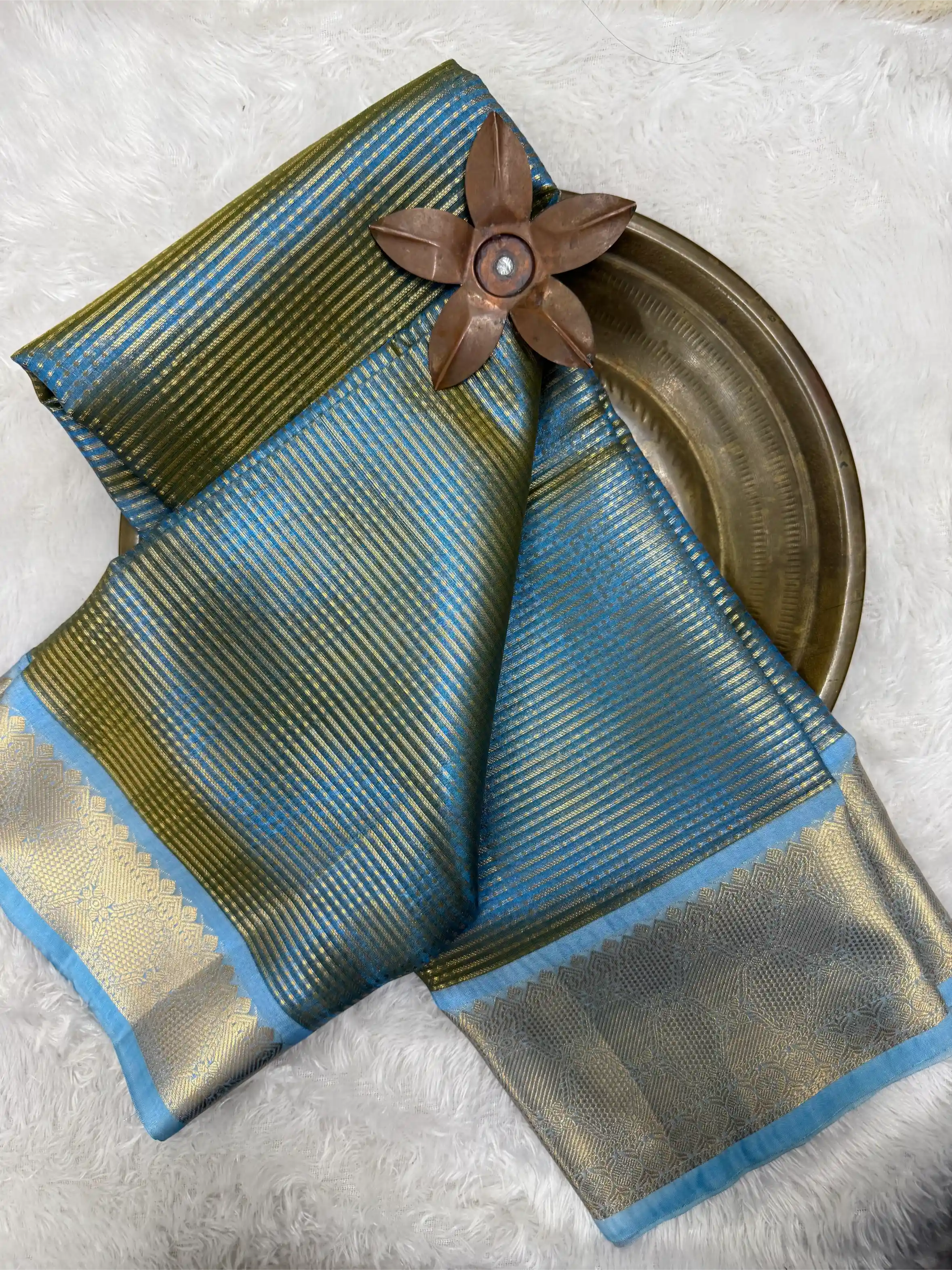 Eccentric Softsilk Traditional Jacquard Weave Banarasi Saree