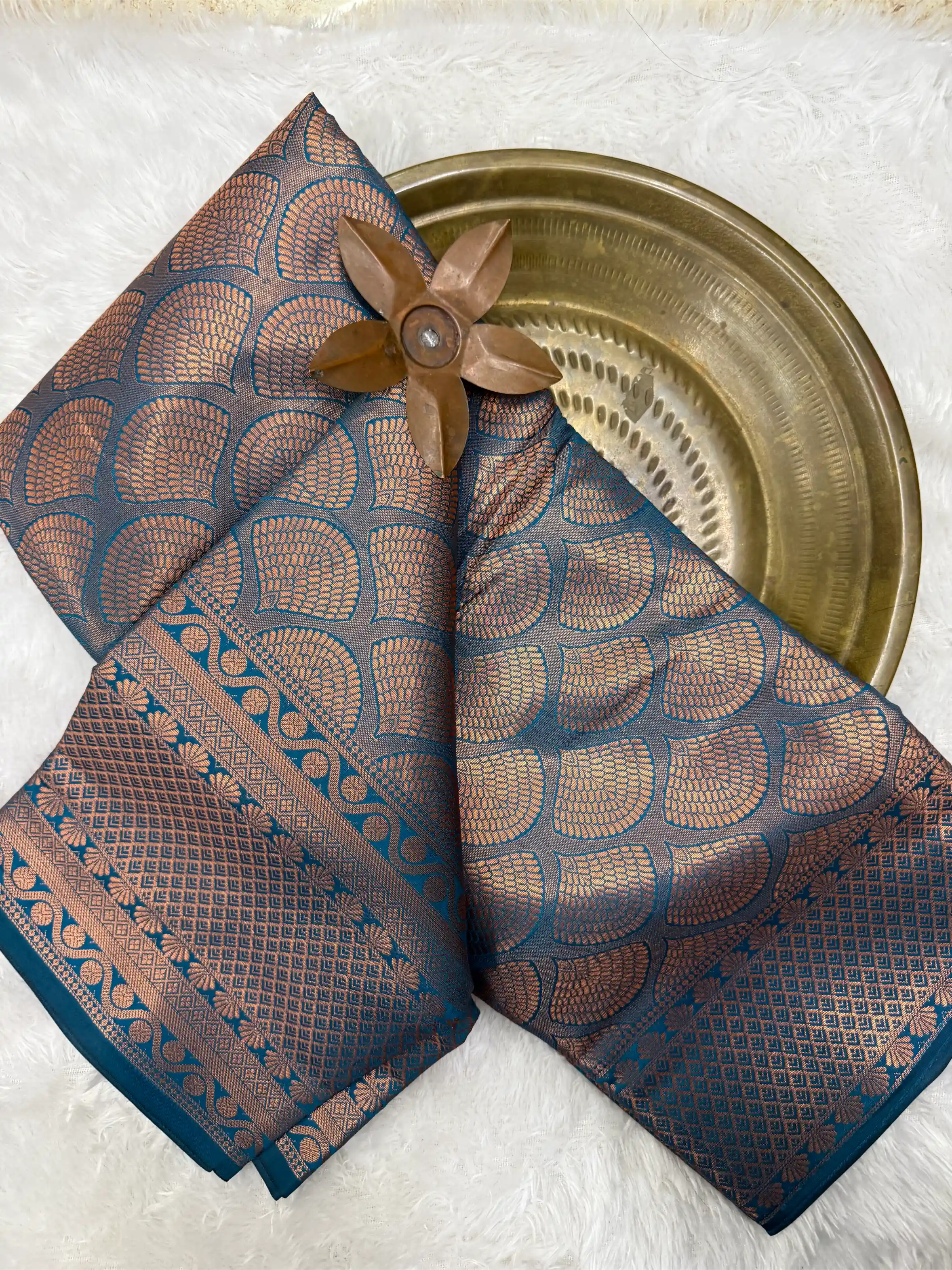 Eccentric Softsilk Traditional Jacquard Weave Banarasi Saree