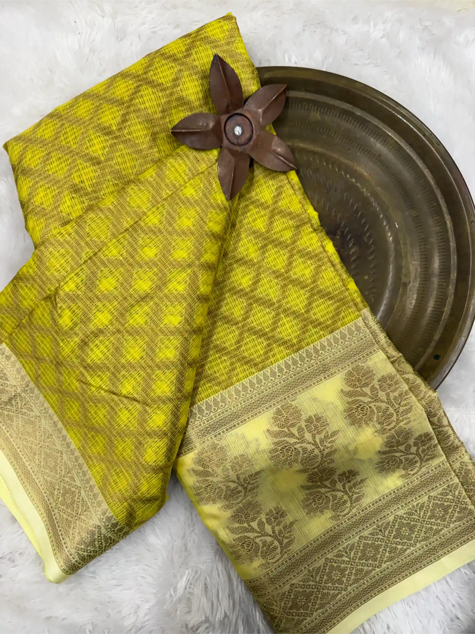 Eccentric Softsilk Traditional Jacquard Weave Banarasi Saree