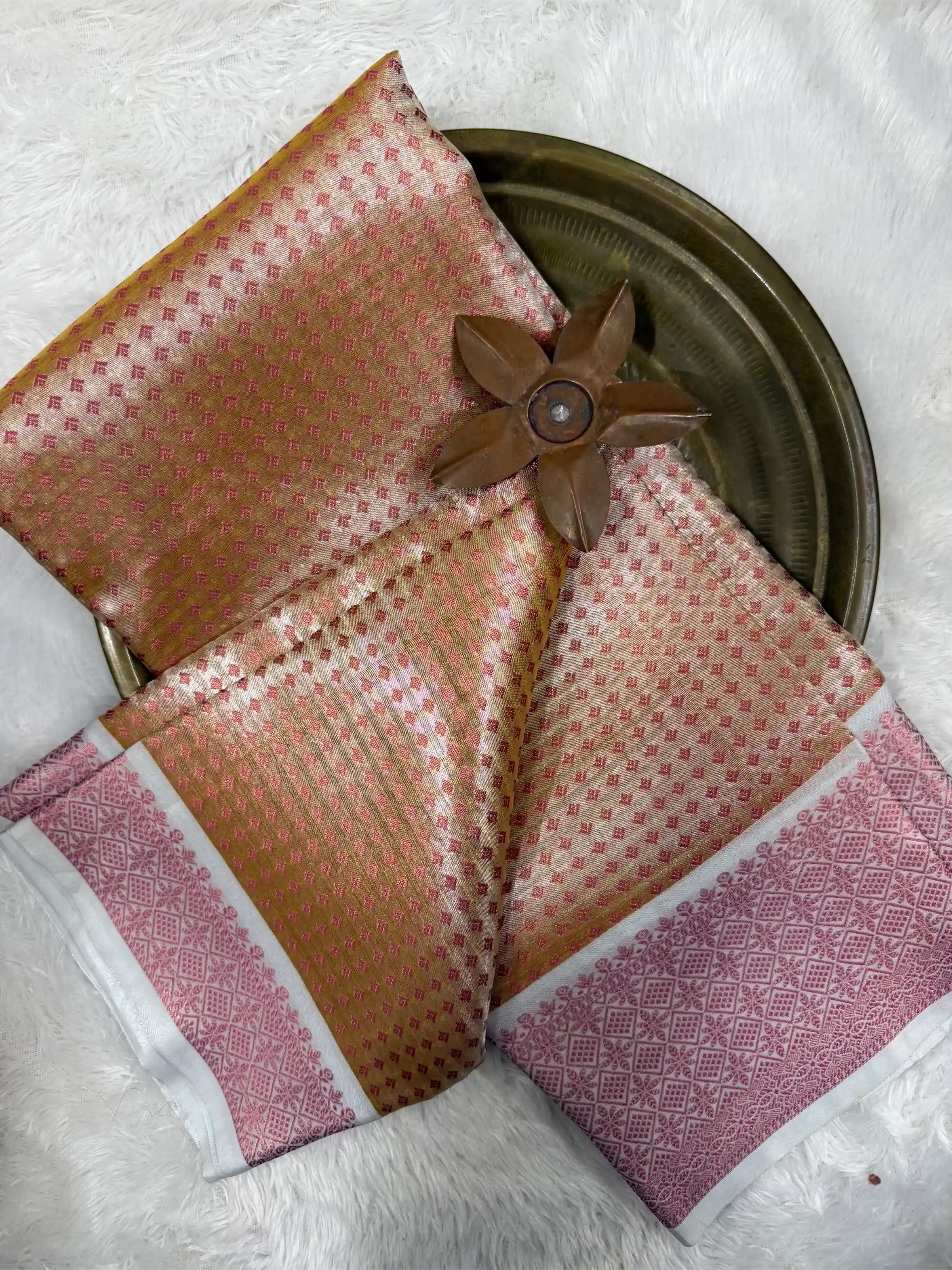 Eccentric Softsilk Traditional Jacquard Weave Banarasi Saree