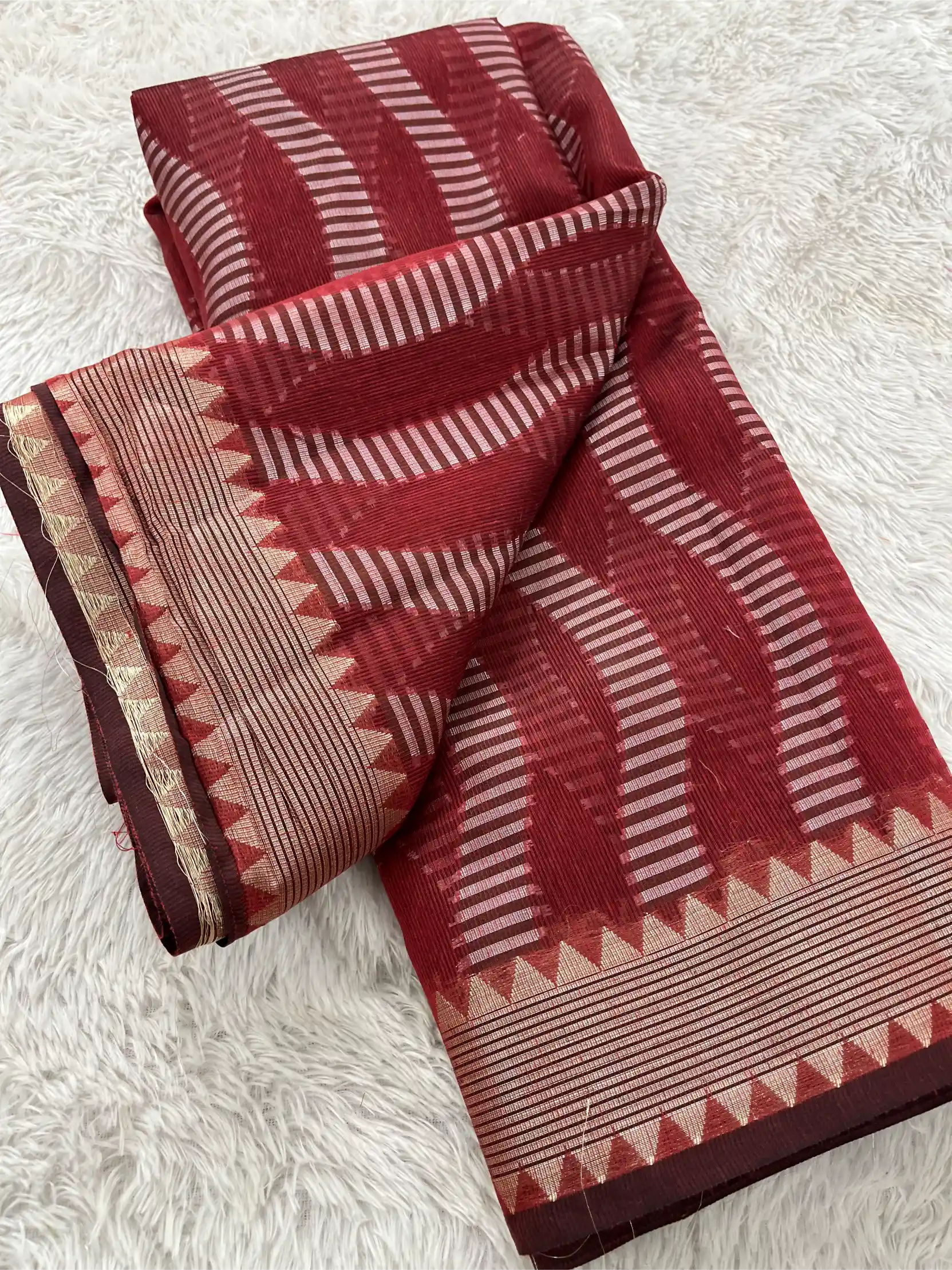 Eccentric Tissue Silk Meenakari Weave Banarasi Saree