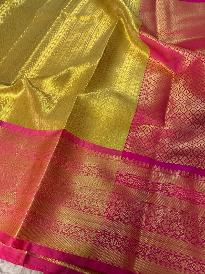 Exclusive Jacquard Weave Banarasi Saree