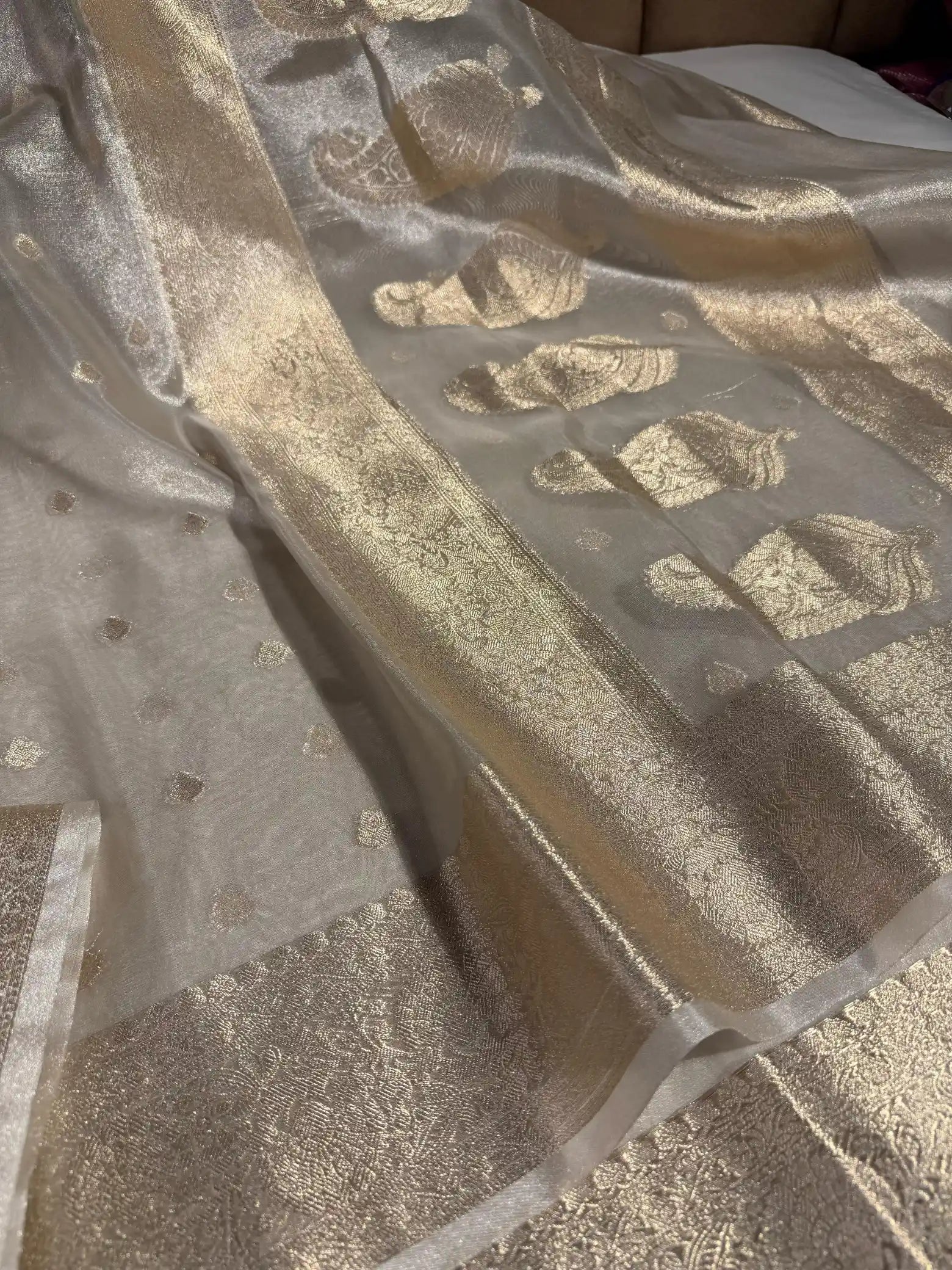 Eye Soothing Copper Tissue Silk Banarasi Saree in Zari Buti Weave