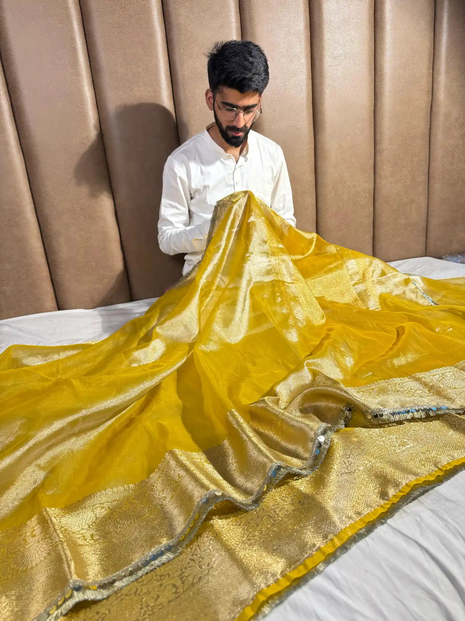 Eye soothing Glass Tissue Silk Rare Banarasi Saree