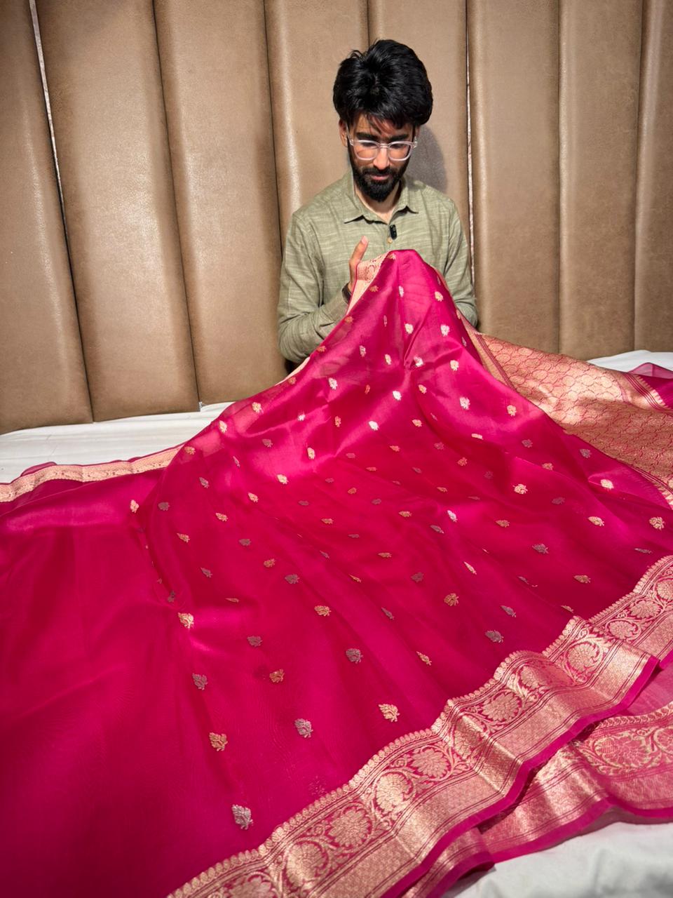 Rani Pink Sona Roopa Buti Pure Organza Banarasi Saree