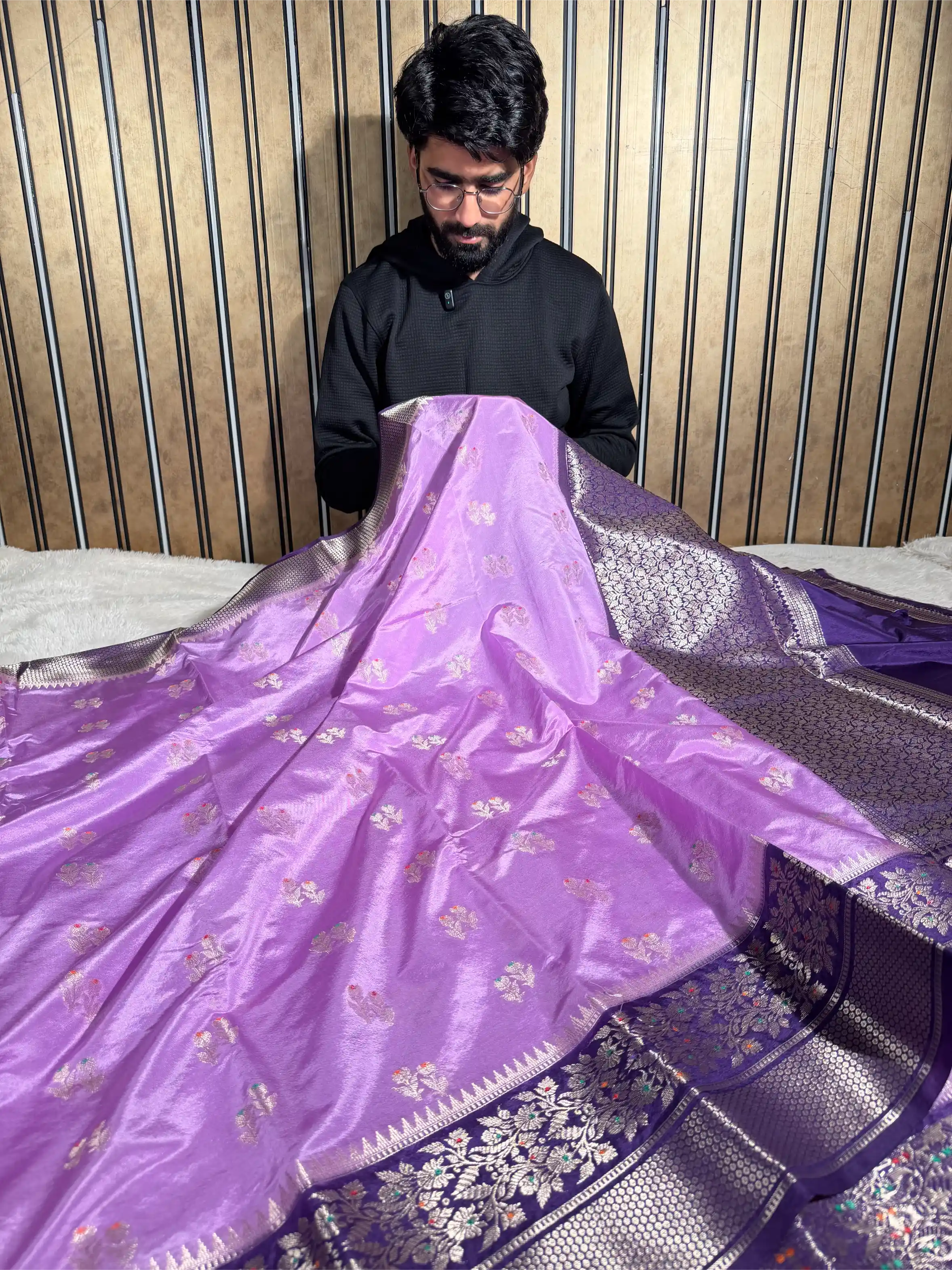 Lavender Raw Chinia Silk Flower Buta Banarasi Saree