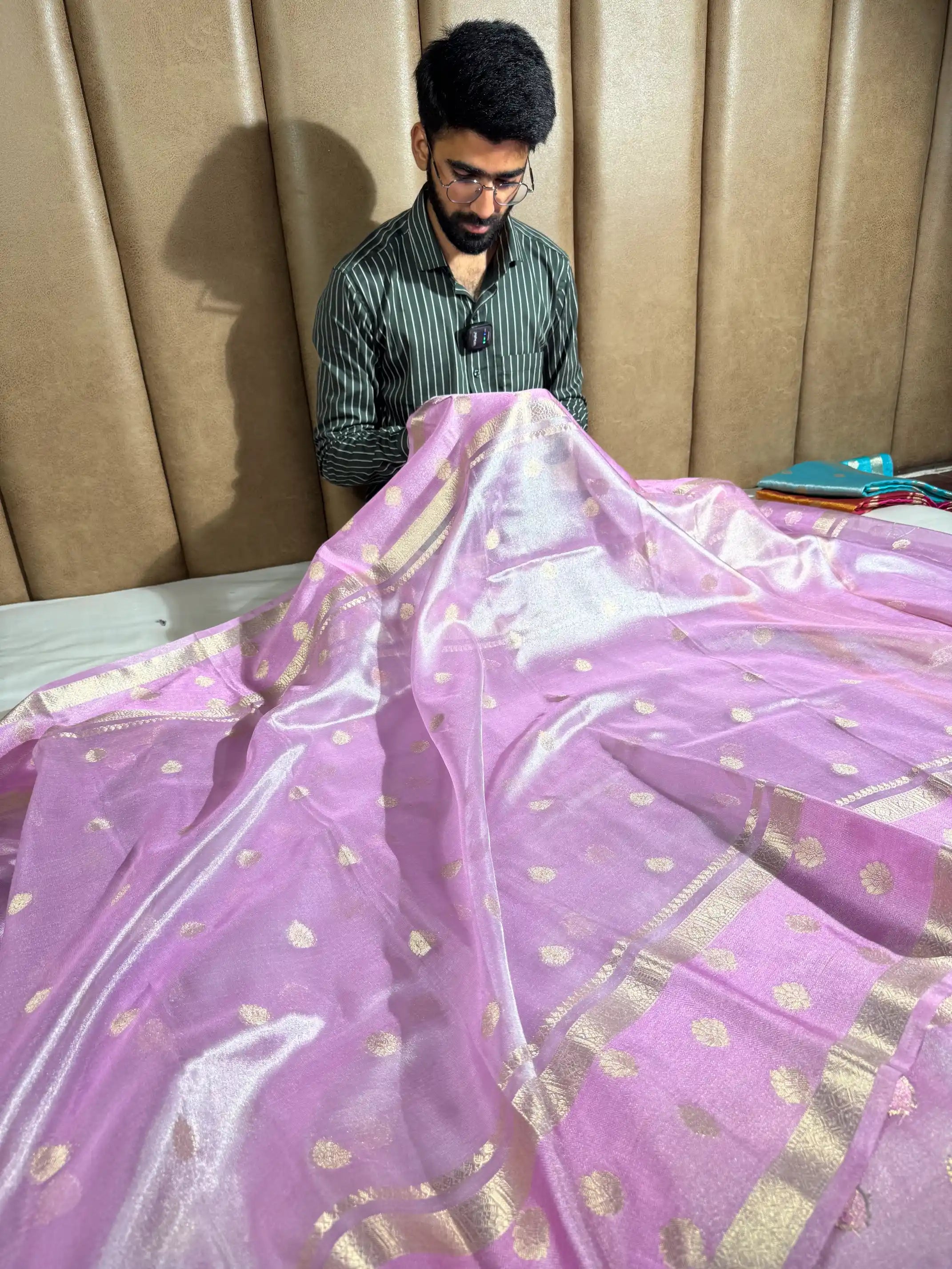 Lavender Shade Tissue Silk Traditional Buta Work Banarasi Saree