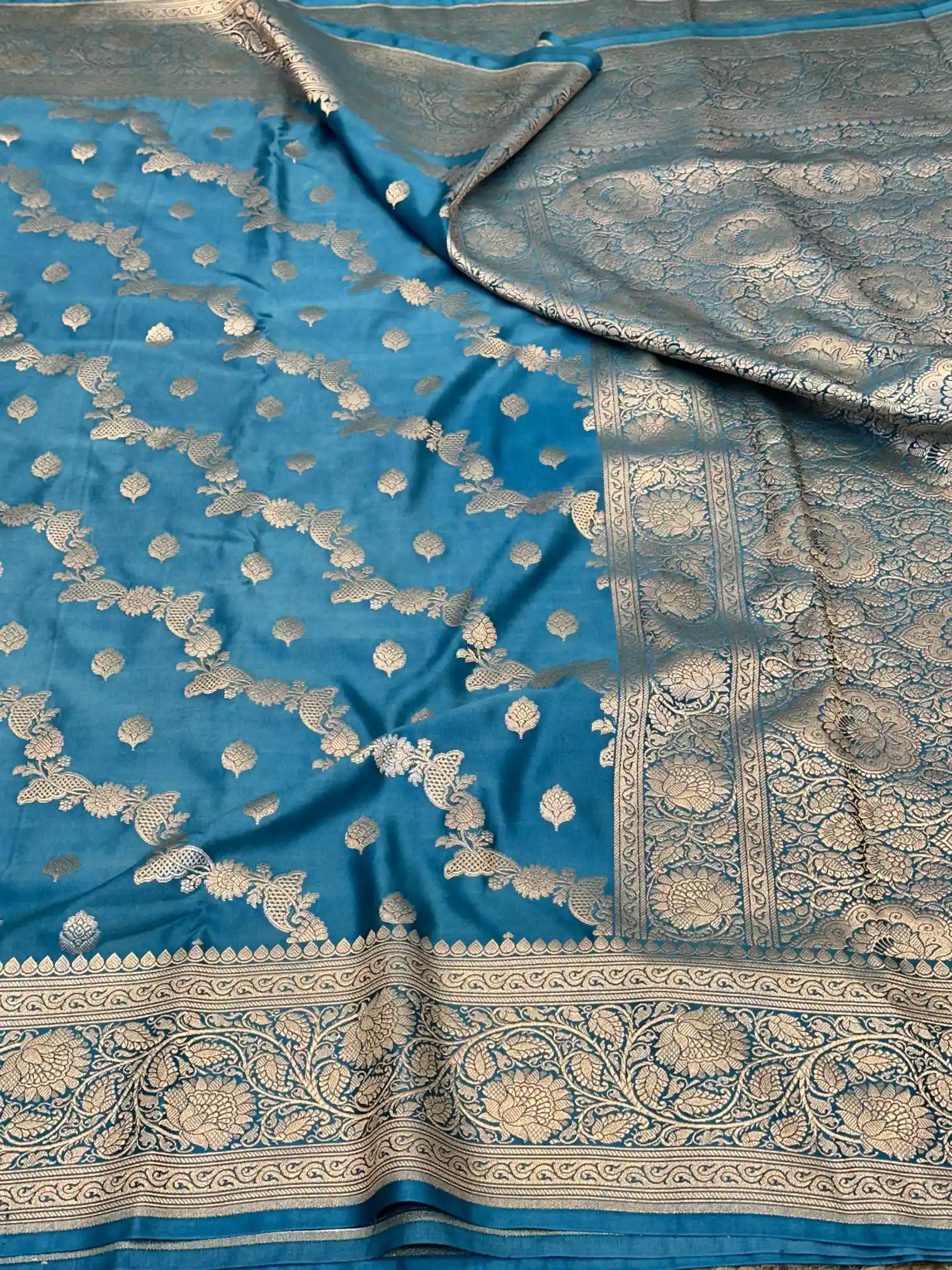 Leheriya Weave Premium Mashru Silk Saree