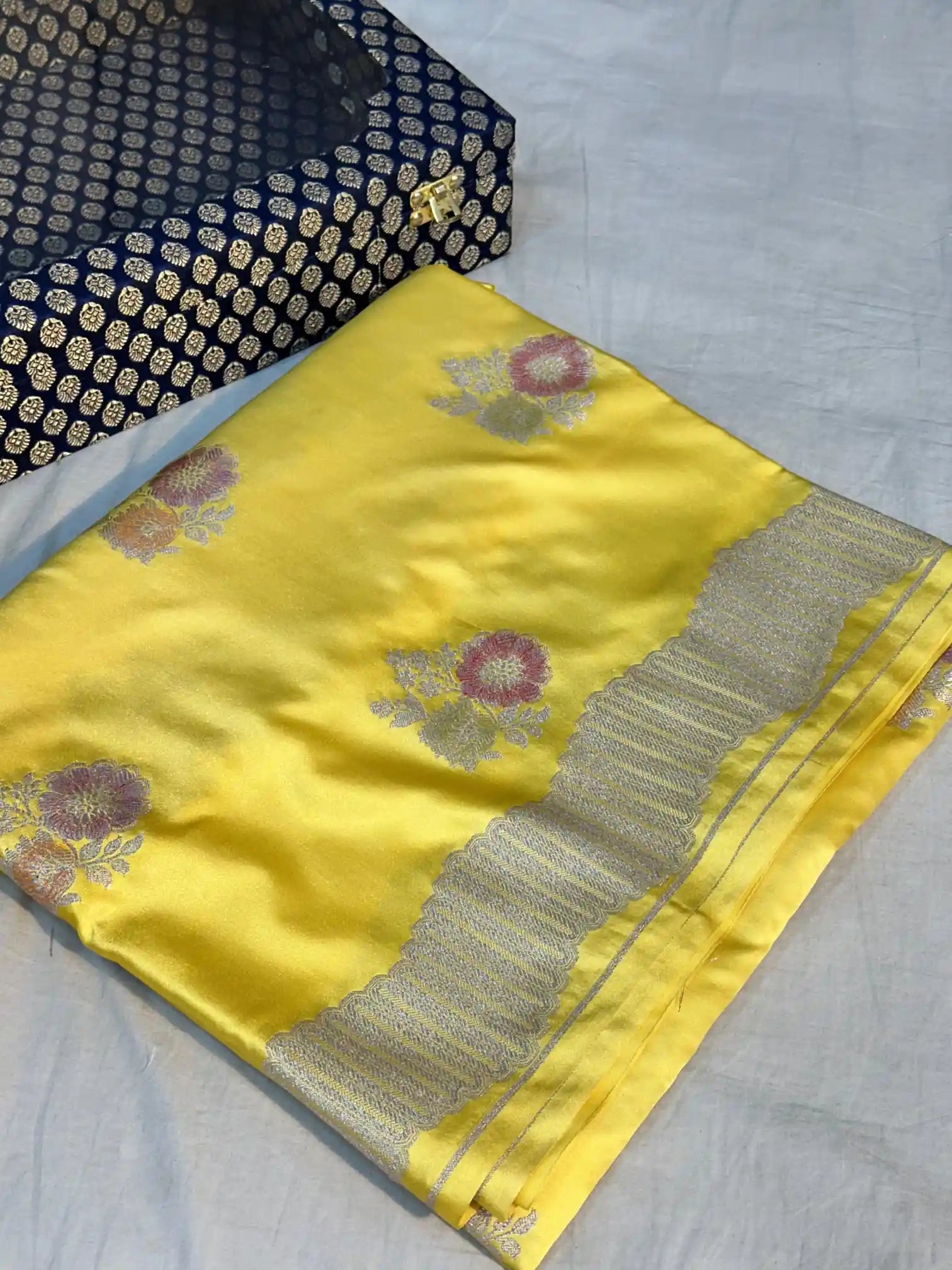 Lemon Yellow Handbrush Dyed Mashru Silk Banarasi Saree