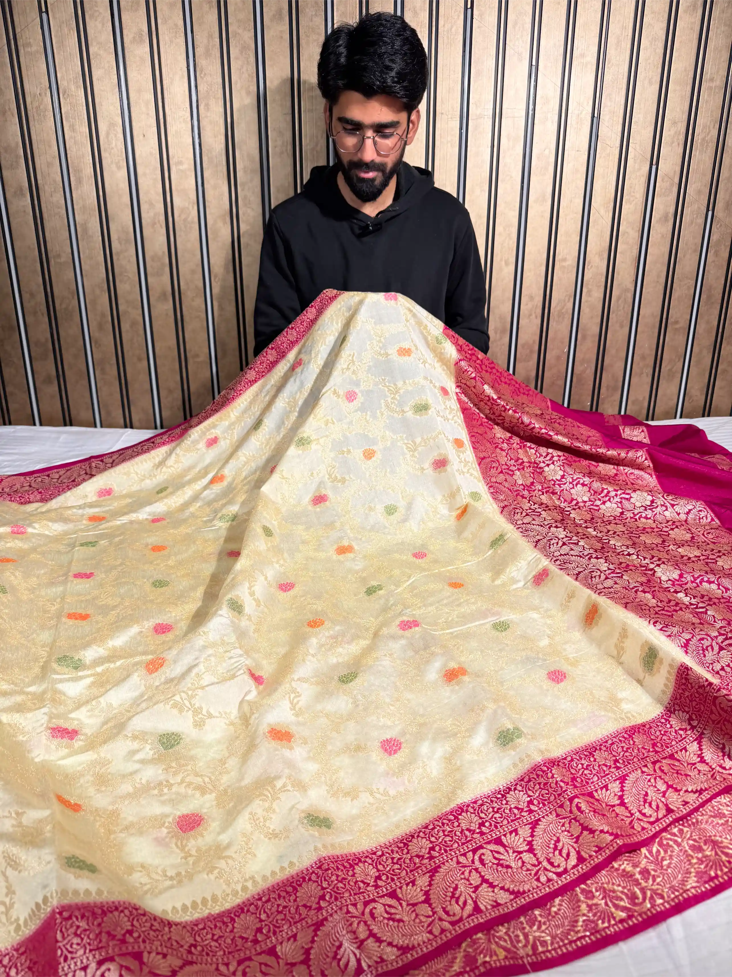 Light Cream Warm Silk Meenakari Jaal Weave Banarasi Saree 