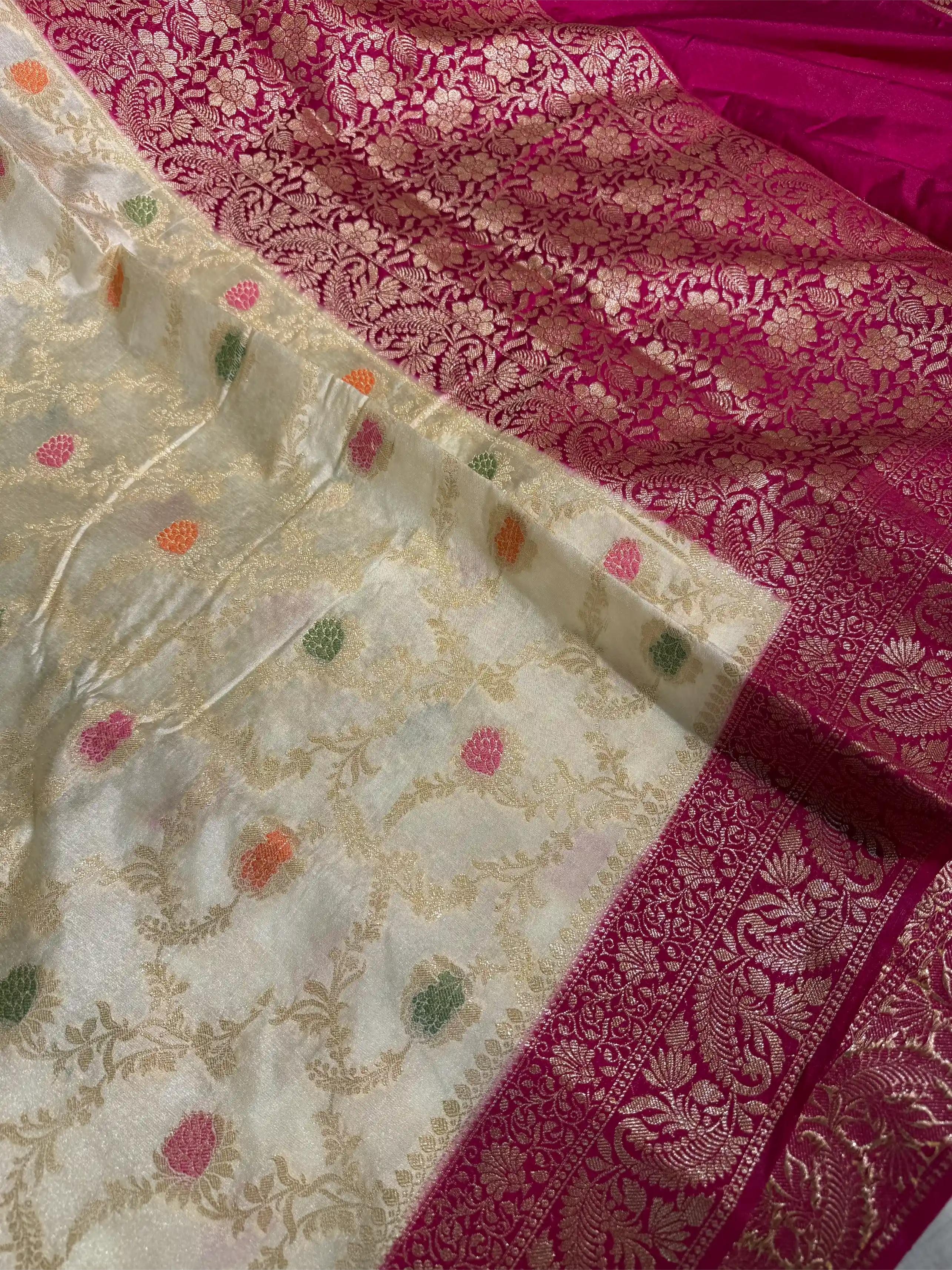 Light Cream Warm Silk Meenakari Jaal Weave Banarasi Saree 
