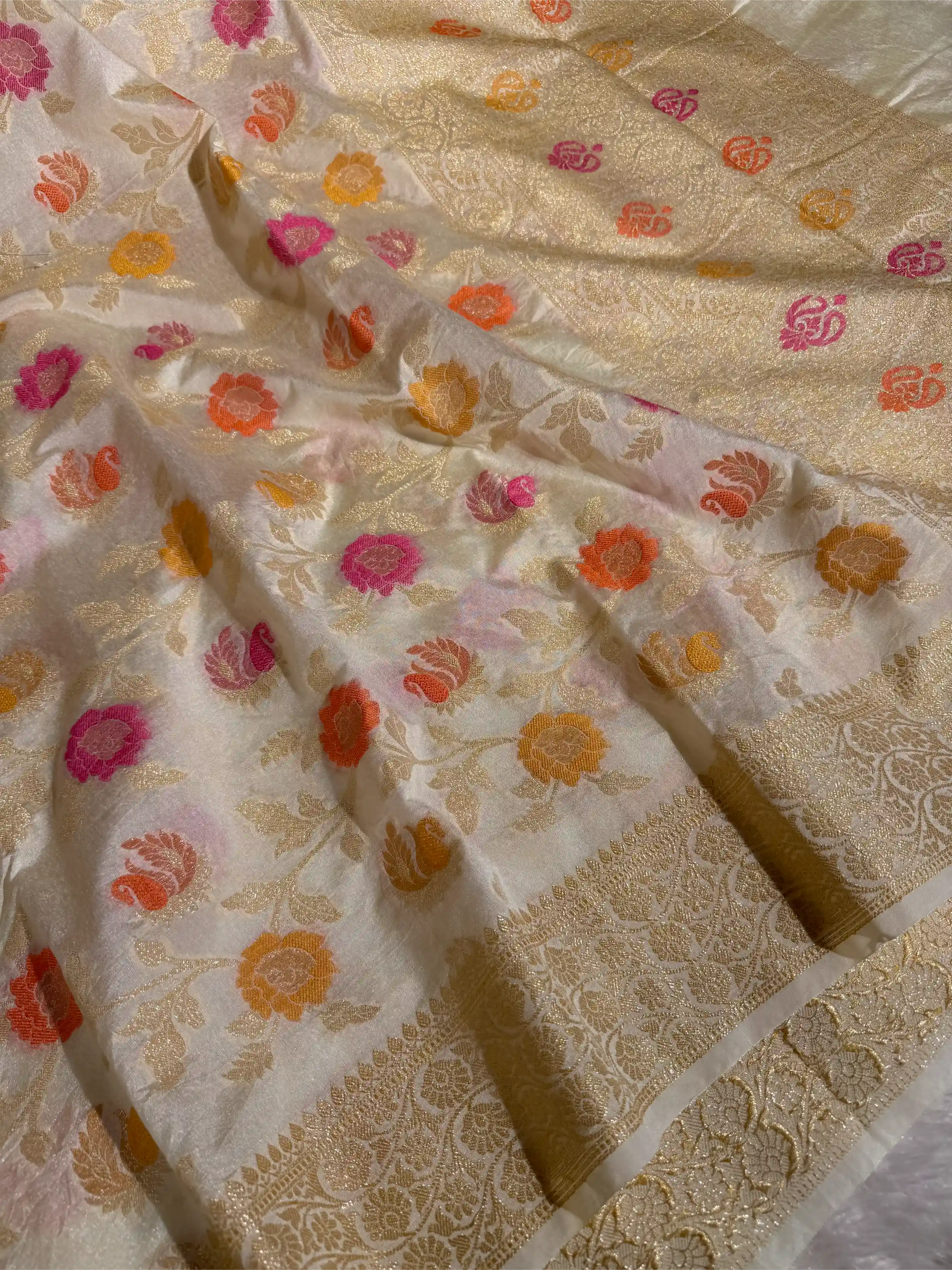 Light Cream Warm Silk Tilfi Meenakari Banarasi Saree