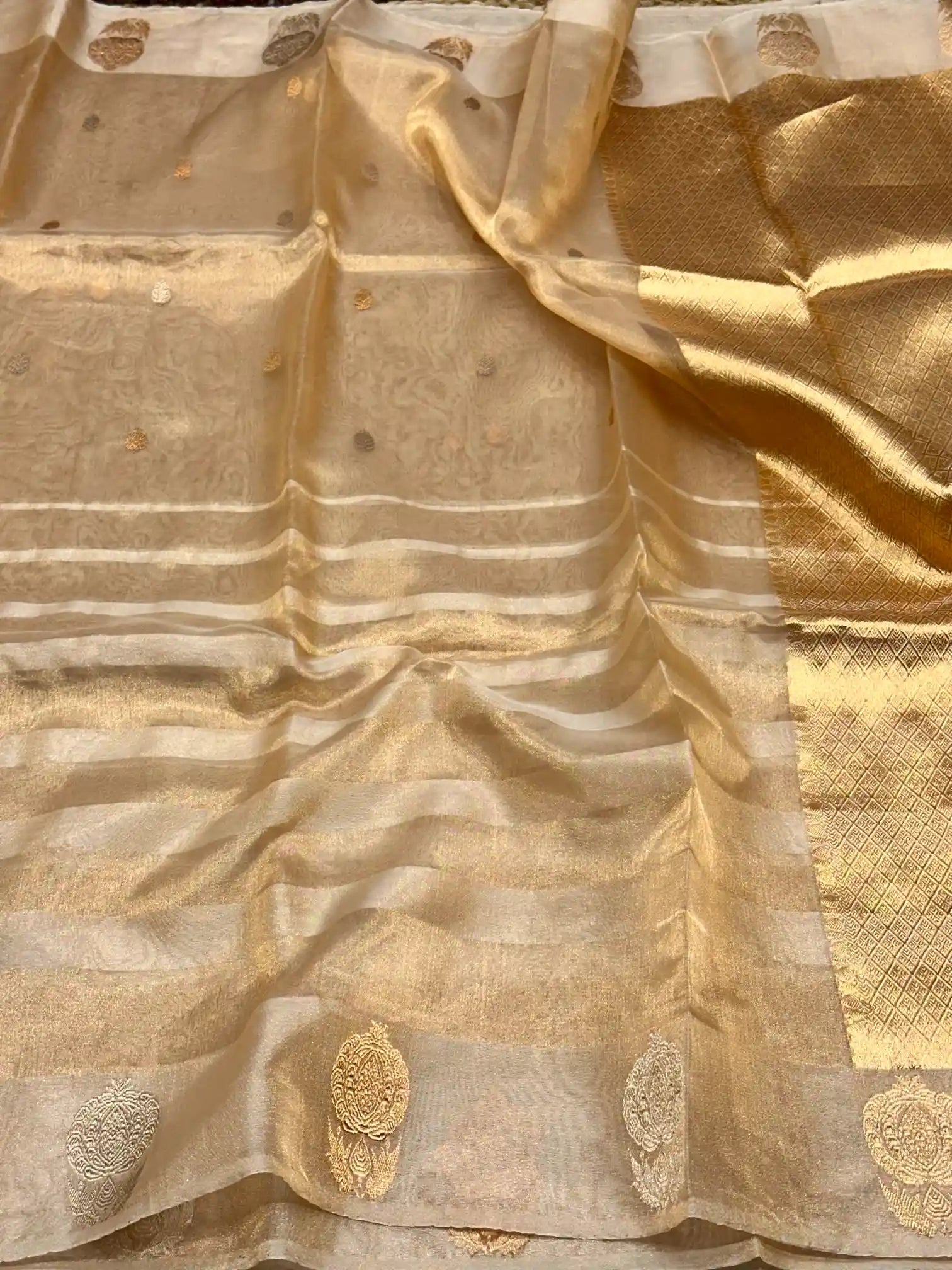 Light Gold Handwoven Pure Tissue Silk Banarasi Saree