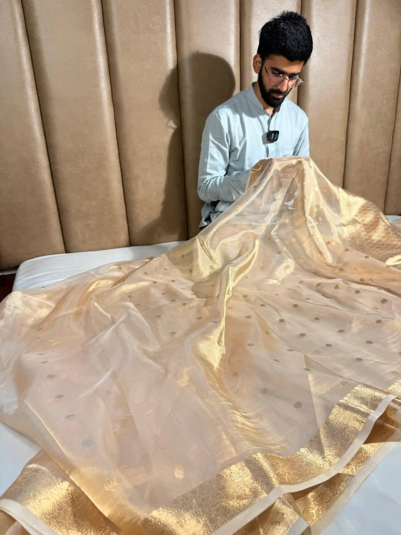 Light Gold Pure Tissue Silk Kadhua Weave Banarasi Saree