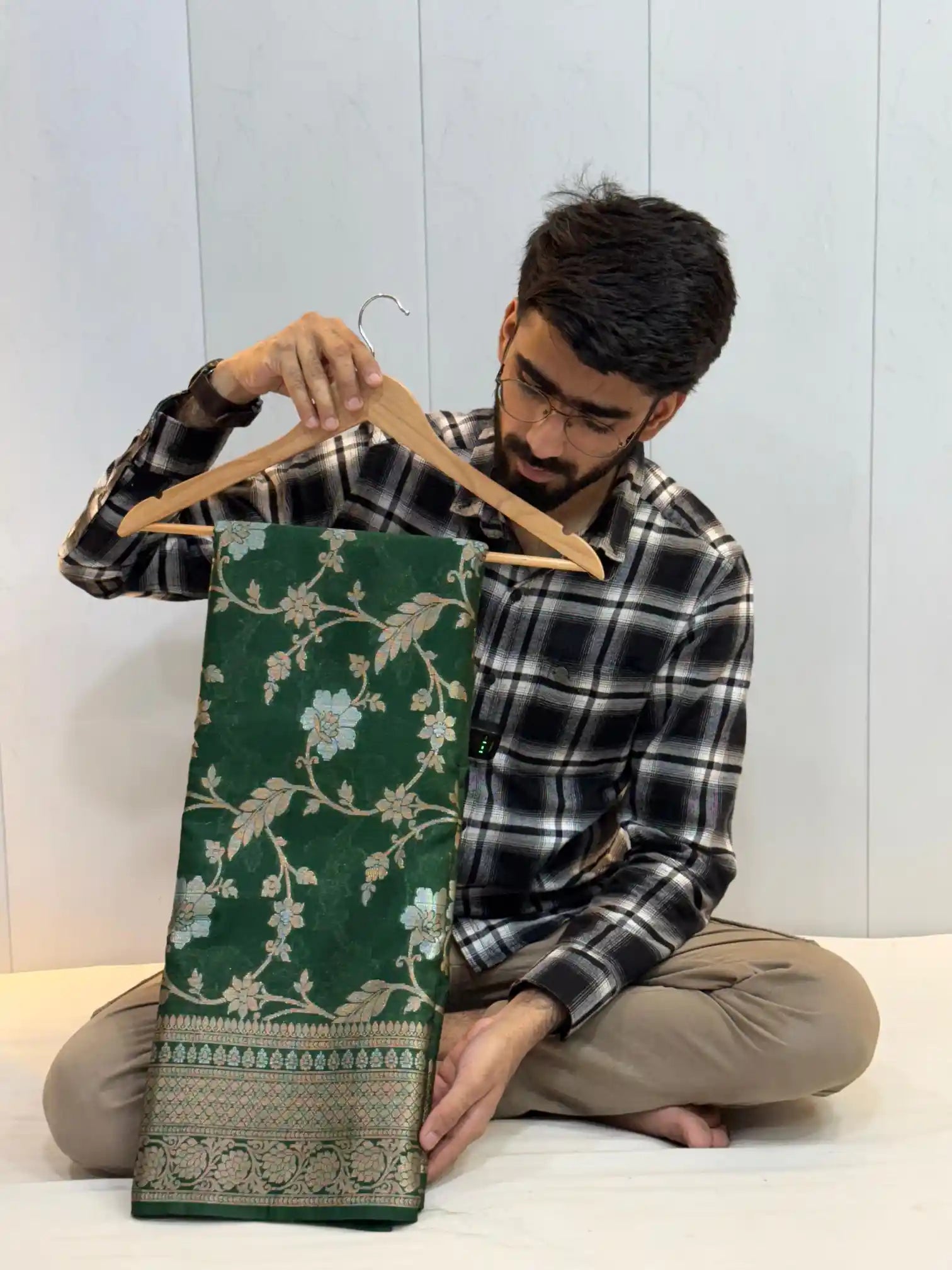 Light Green Chiniya Silk Meenakari Floral Weave Banarasi Saree