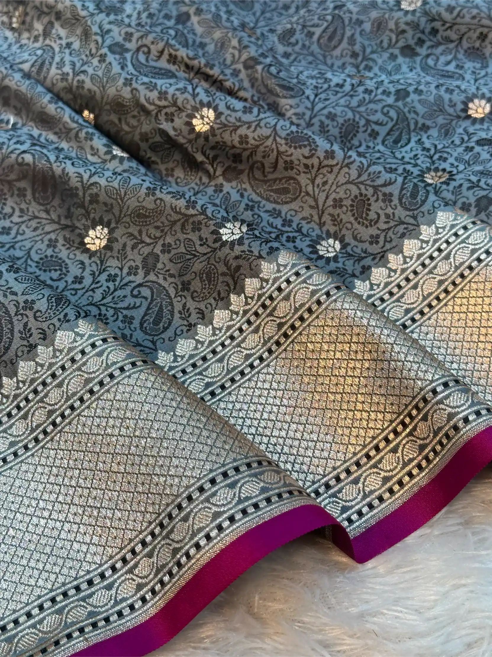 Light Grey Intricate Mashru Katan Silk Tanchoi Banarasi Saree
